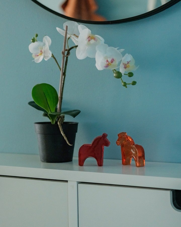 For the lover of colors 🌈 a little inspo for anyone who&rsquo;s been wanting to bring more color home. Which palette are you stealing first?

〰️
www.hannachua.com

#interiordesignerphilippines #interiordesignph #colorpalettes #colorpaletteinspiratio