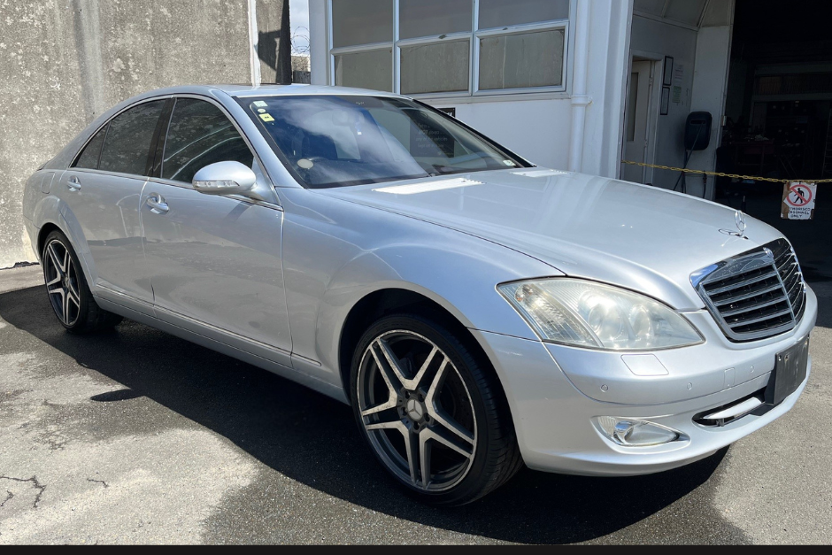 Mercedes Benz S Class W221
