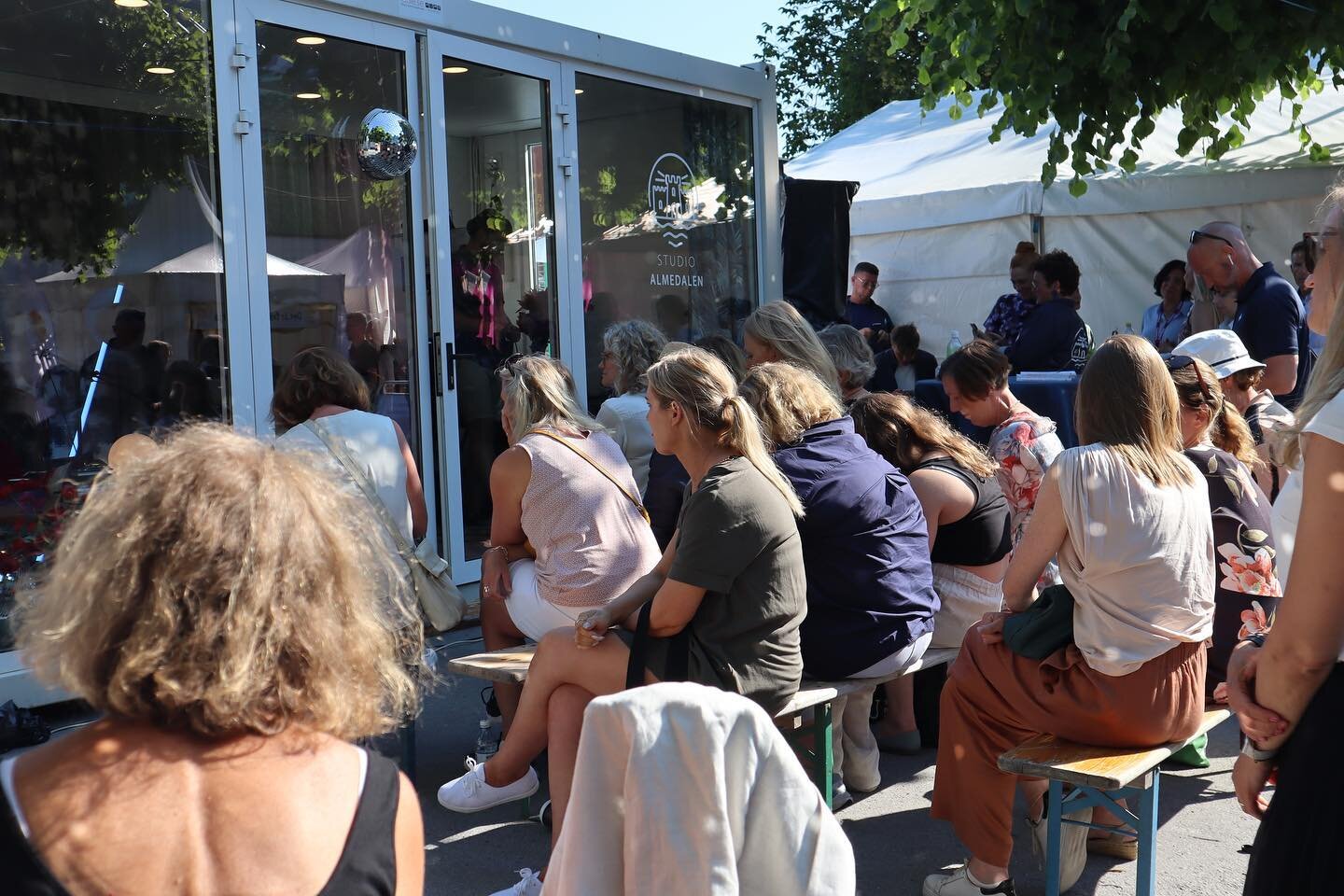 Efter en underbar men hektisk vecka i Almedalen gick hela Herr Omar p&aring; en v&auml;lbeh&ouml;vlig semester ☀️Nu &auml;r vi tillbaka p&aring; kontoret, redo f&ouml;r nya sp&auml;nnande m&ouml;ten!

Under sommaren har vi laddat batterierna och lyss