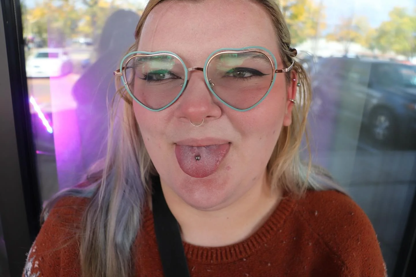 Tongue piercing by @emerald.cowgirl π
π« implant grade titanium by @intrinsicbody π 
We have a piercer on staff Tuesday through Saturday, noon-6pm! • 
π₯@larosatattooco 
3307 S College Ave Unit 102-B
Fort Collins, CO 80525
(970) 682-2946