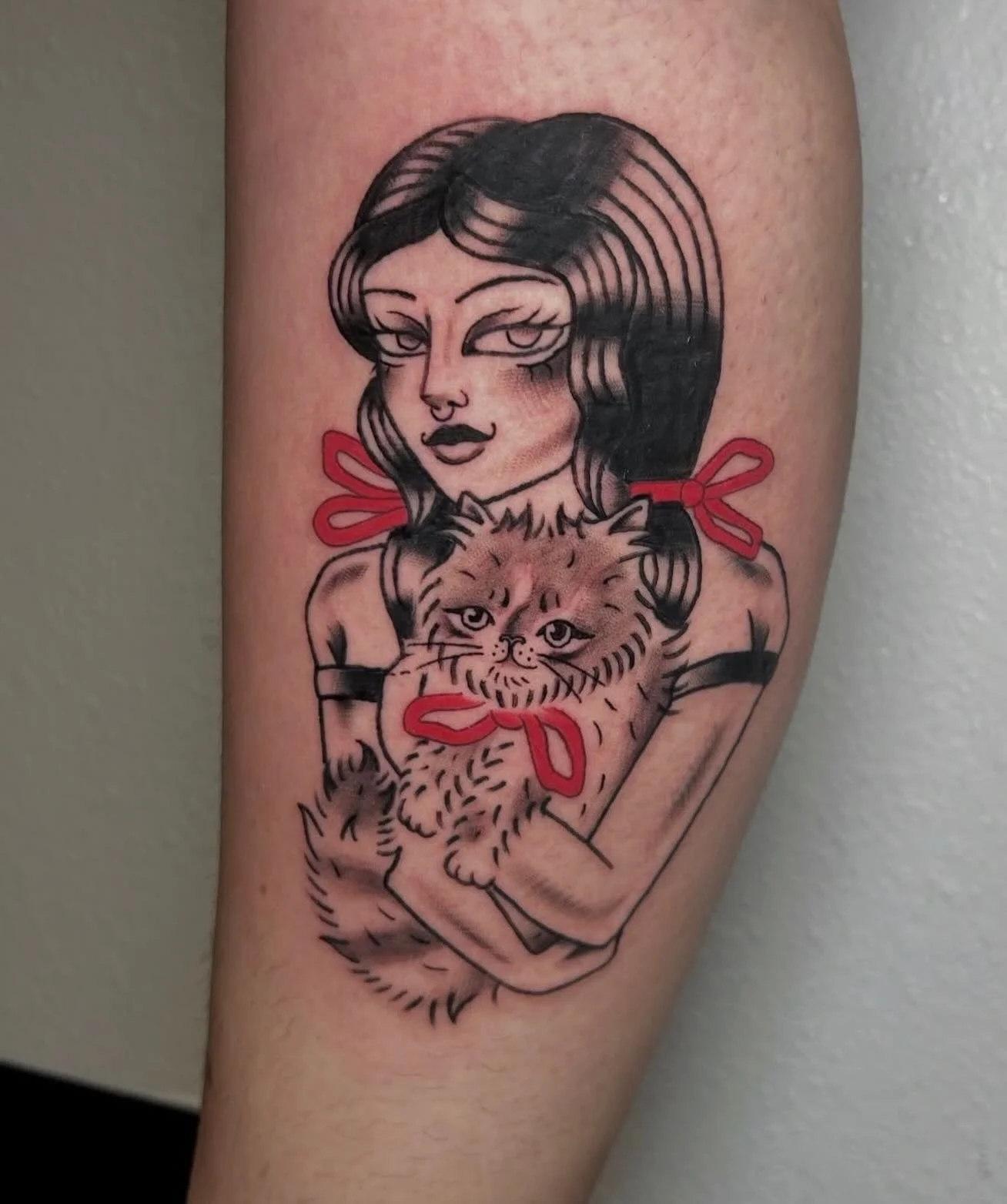 Tattoo by @lilymaytattoos 🎀 You can book with Lily by DMing through her page!

🥀@larosatattooco 
3307 S College Ave Unit 102-B
Fort Collins, CO 80525
(970) 682-2946

#larosatattooco #cattattoos #americantraditionaltattoo #fortcollinstattoo #colorad