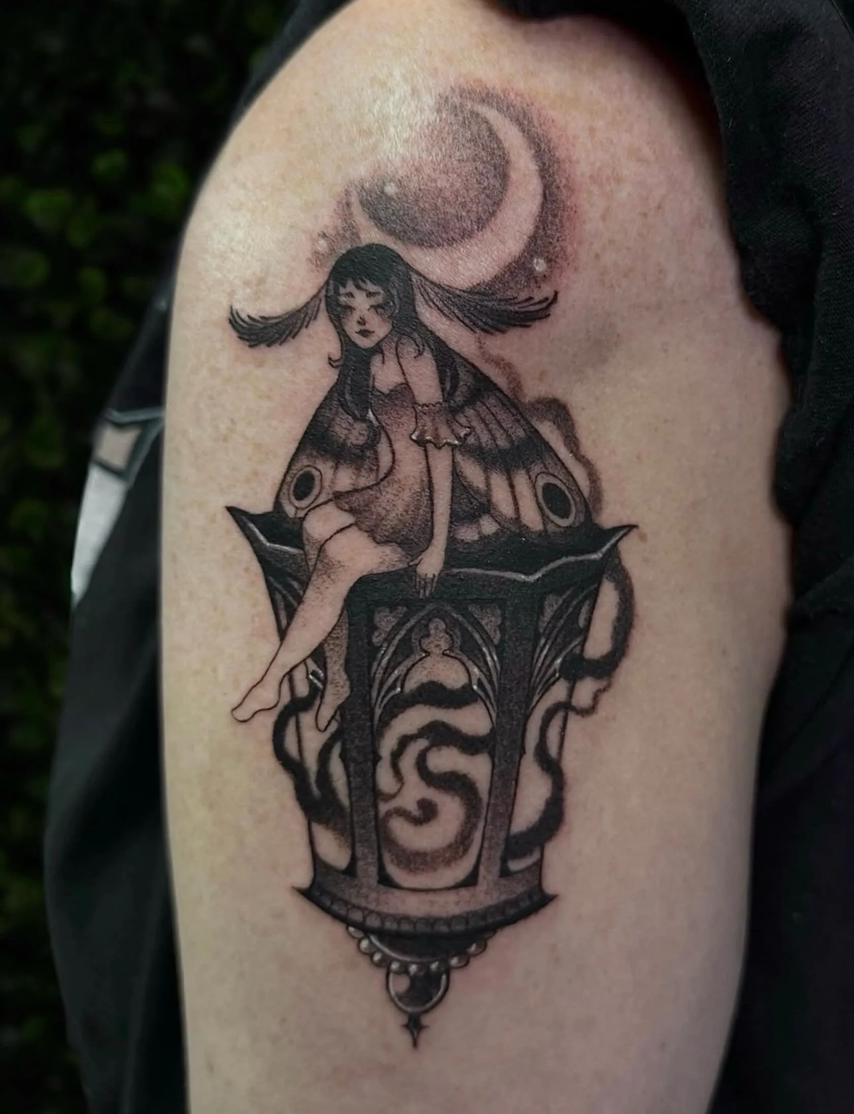Tattoo by @roam.ink 🌙 You can book with Haze by DMing through her page!

🥀@larosatattooco 
3307 S College Ave Unit 102-B
Fort Collins, CO 80525
(970) 682-2946

#larosatattooco #blackandgreytattoo #mothtattoo #whimsicaltattoo #fortcollinstattoo