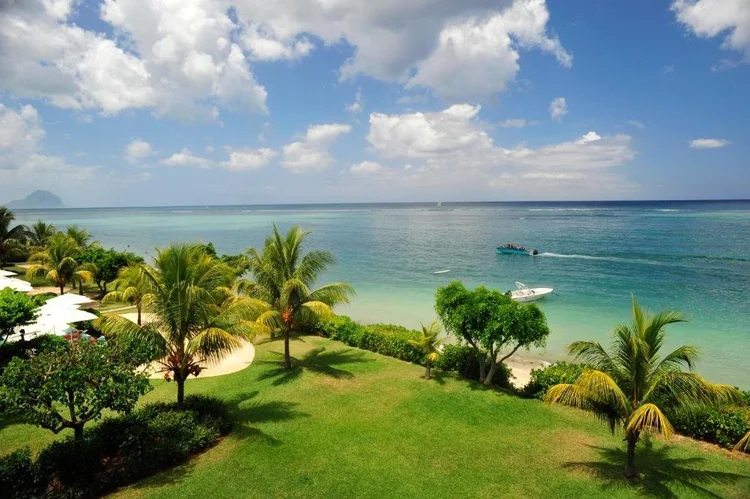 Cap Ouest Luxury Self Catering - 7 NIGHTS