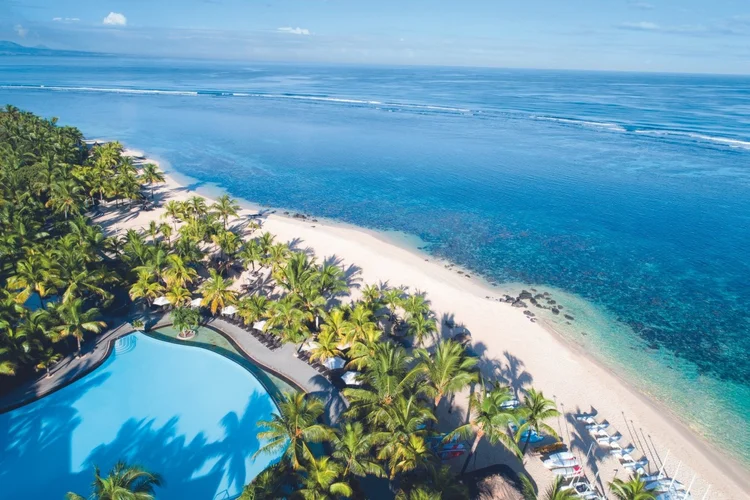 Victoria Beachcomber Resort & Spa - 7 NIGHTS