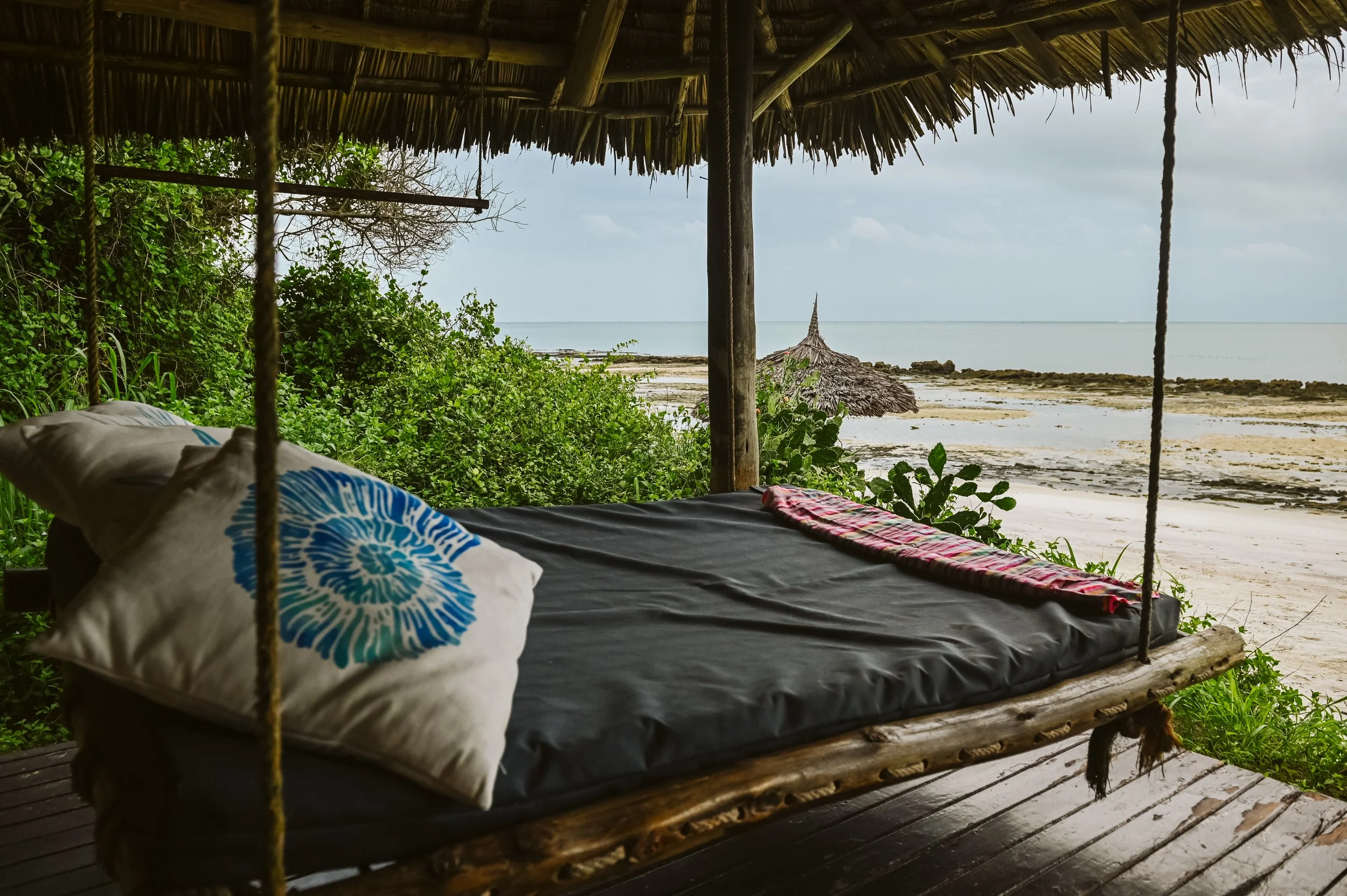 Banda Hanging Bed.jpg