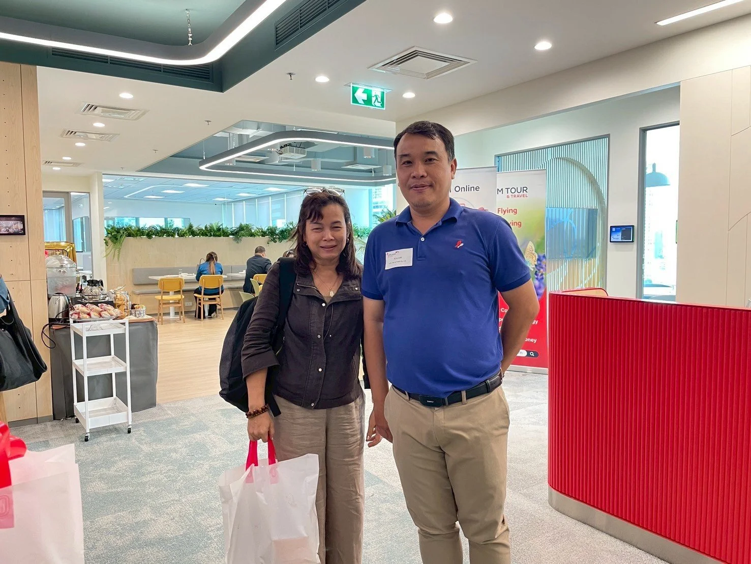 LINE_ALBUM_Bkk meet up_250919_10.jpg