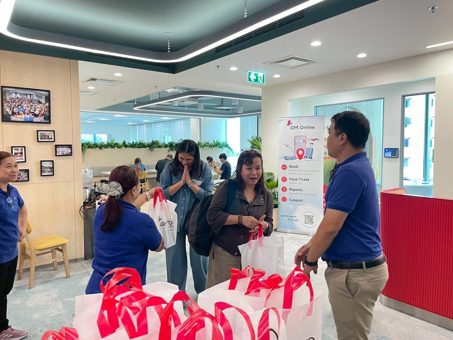 LINE_ALBUM_Bkk meet up_250919_12.jpg
