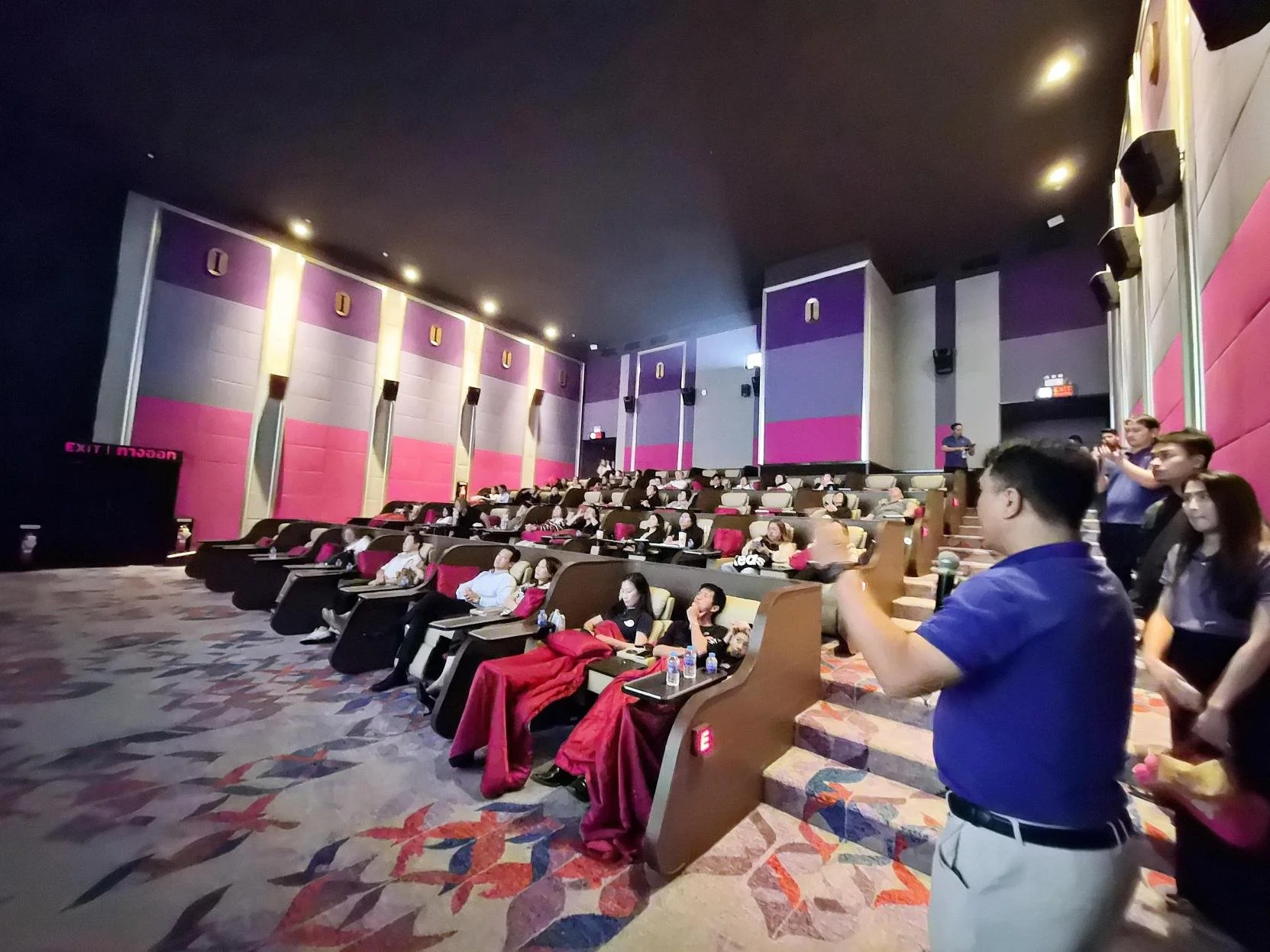 สื่อ (2).jpg