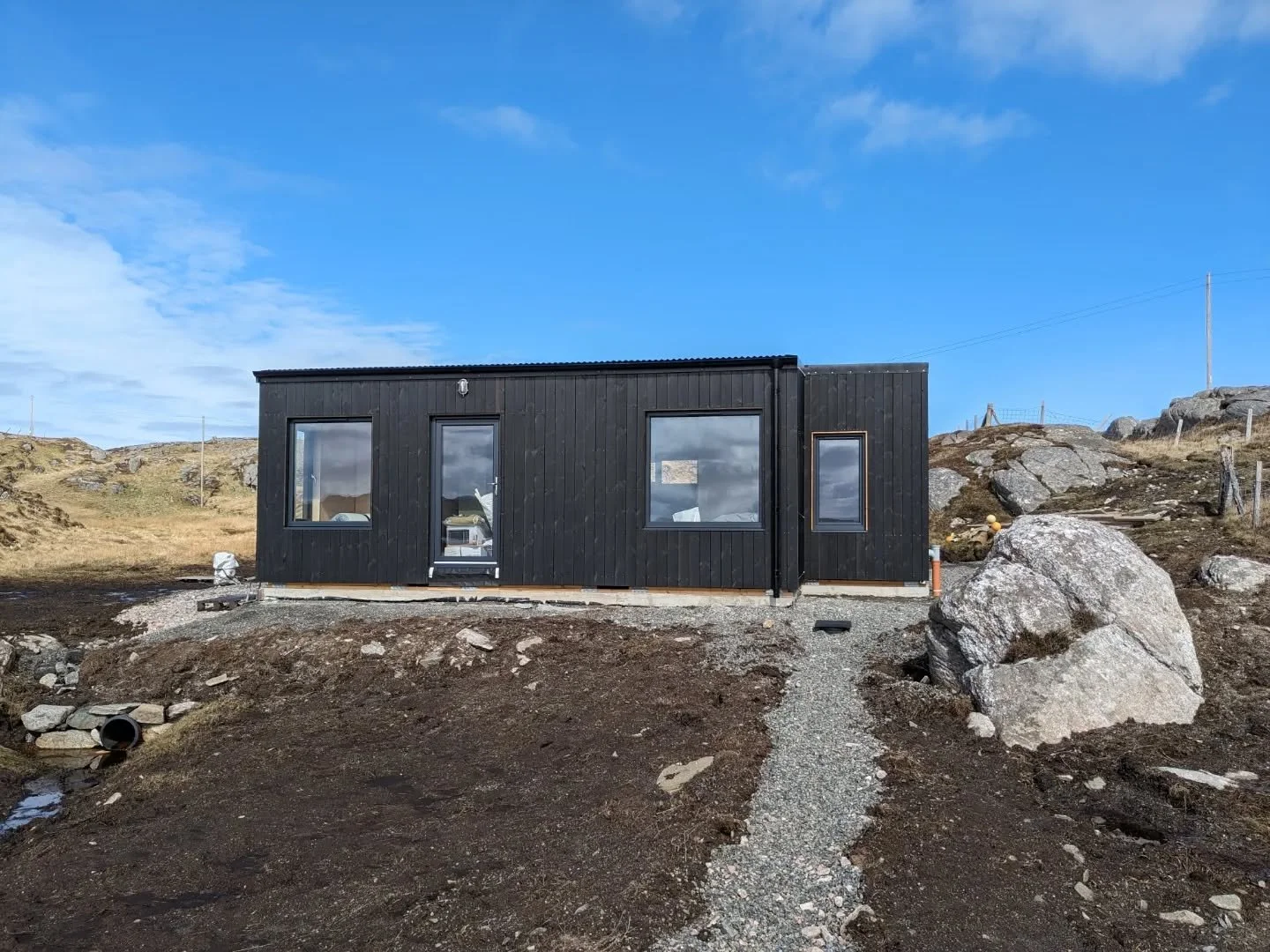 Final day of installing the electric and connecting up the water 💡🌊 Now for this Bothy's owner to put their own stamp on it. It'll be great to see this fresh site through the summer once everything has settled, grown in and the bothy becomes a true