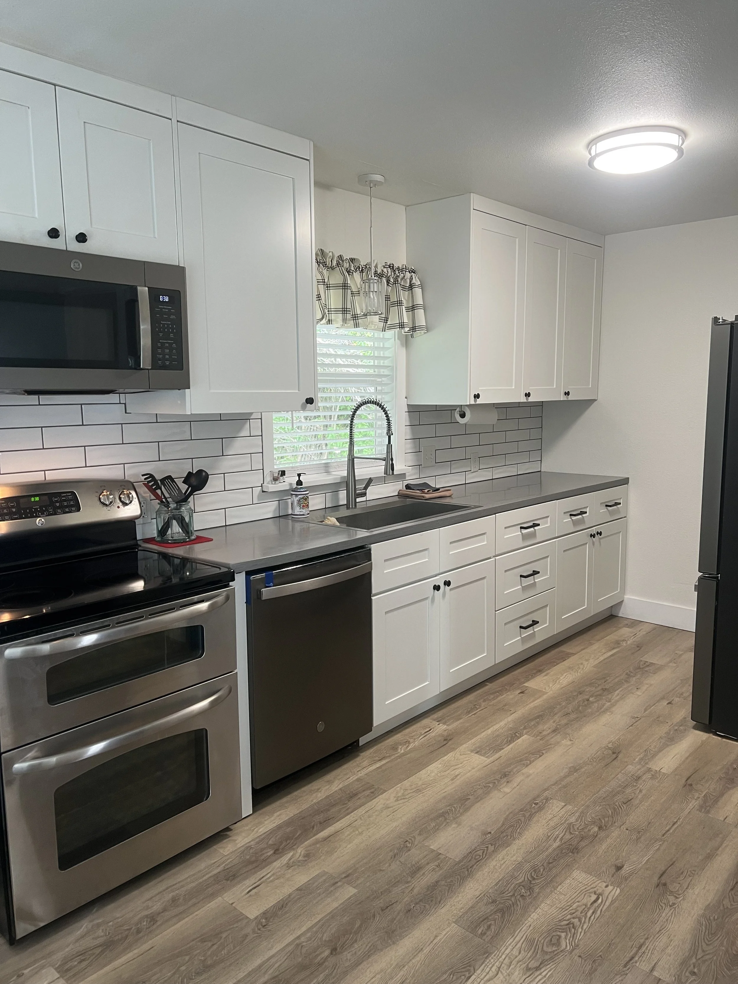 Pullman #10- Kitchen.jpeg