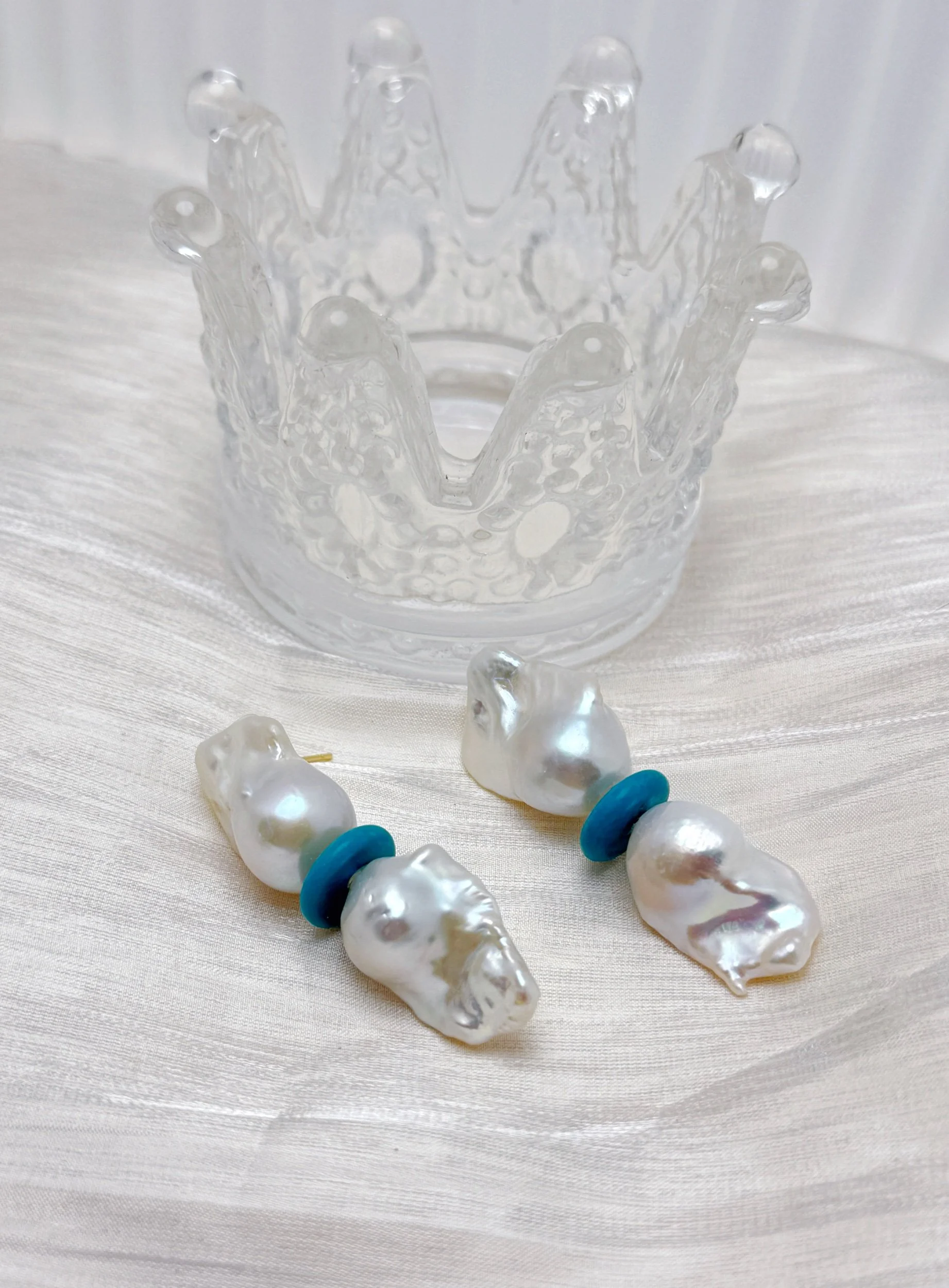 A touch of Greek blue