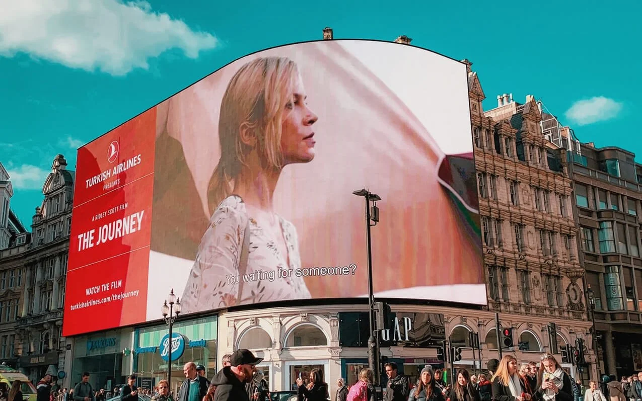      What is OOH Advertising?