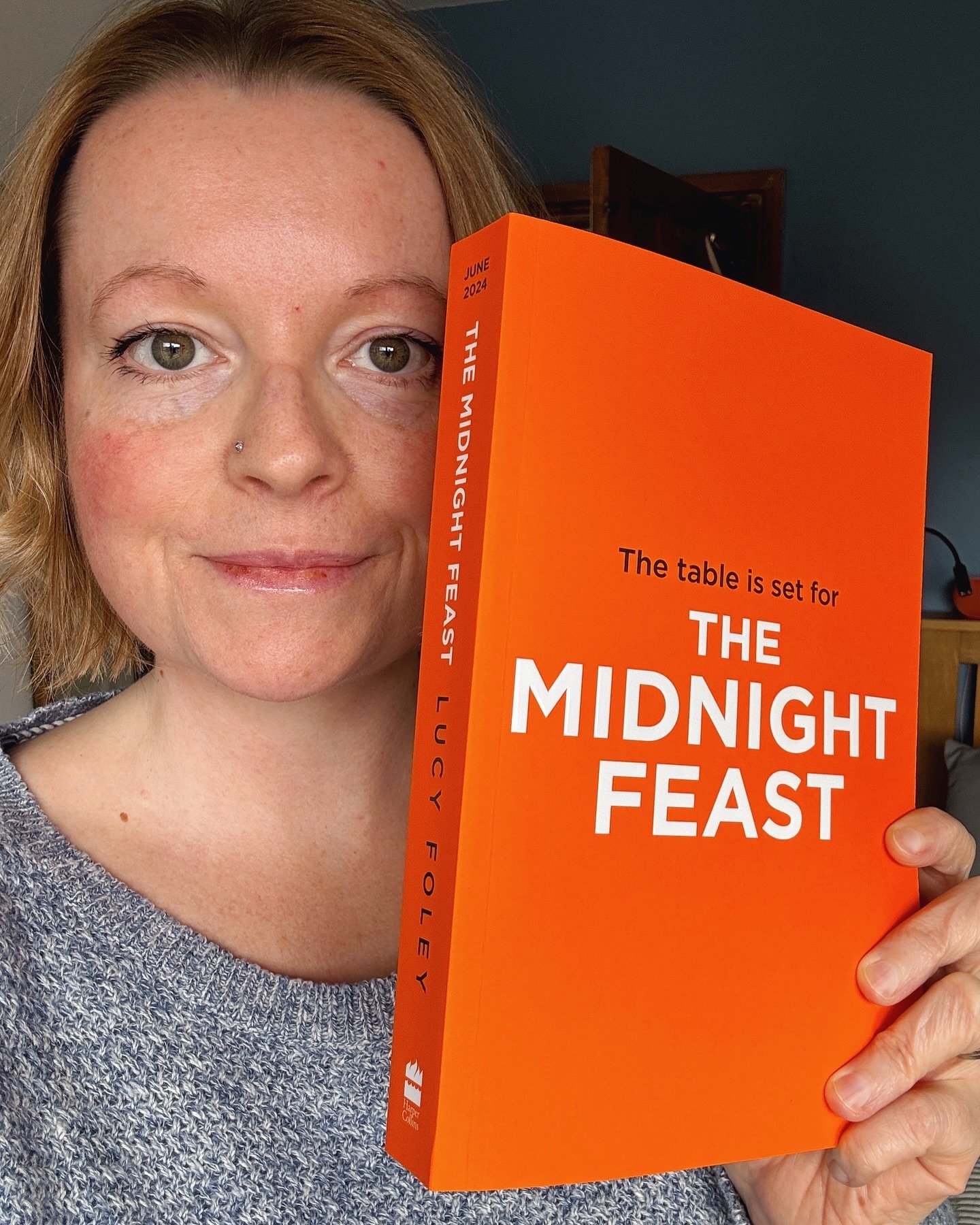 Hello. Have I mentioned before how much I love @lucyfoleyauthor? I LOVE her. Every time, I think she can&rsquo;t get better, and then she does!

The Midnight Feast is the most fun I have had reading a book in ages. It is a dark, twisty, funny and com