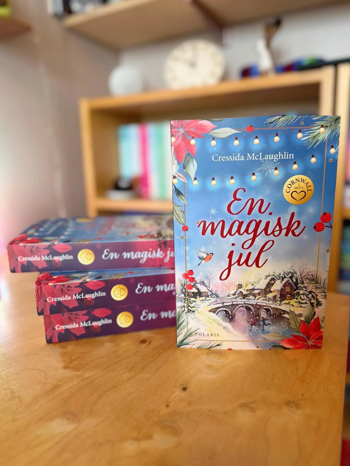 My Swedish copies of The Cornish Cream Tea Christmas - A Magical Christmas - have arrived! How beautiful are they? 😍 Published by @bokforlagetpolaris. ❄️💕

#christmasbooks #christmasbook #romancebooks #romanceauthorsofinstagram #authorlife