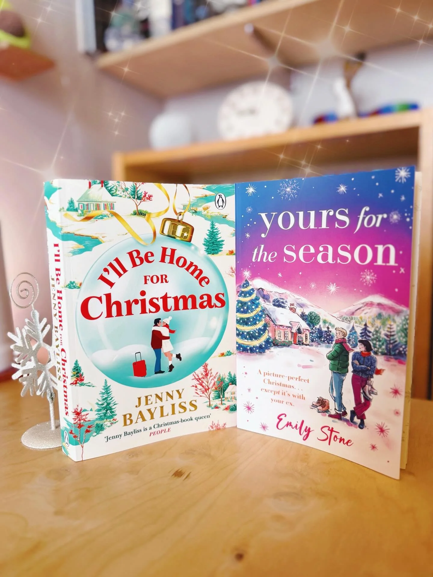 🎄Gorgeous Christmas reads🎄

I have just read these two completely wonderful Christmas reads, in preparation for our event at @tealeavesandreads on Friday, and I am in love with them both.

I&rsquo;ll Be Home For Christmas by @jennibayliss is a cosy