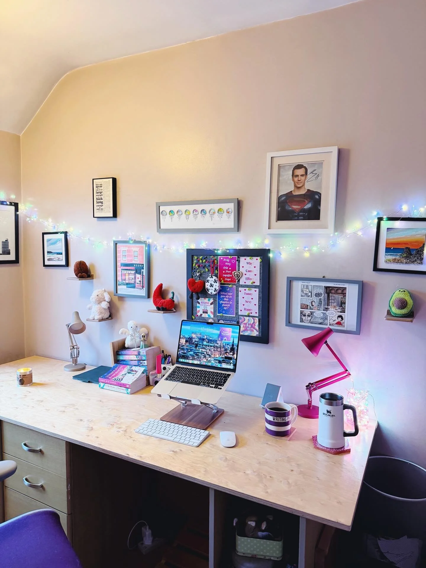 Here is a happy little desk shot because I haven&rsquo;t done one for a while and I&rsquo;ve spent a lot of time here recently, working on my current WIP. 

Fairy lights, Jellycats, Uncanny, little reminders of what I&rsquo;m actually supposed to be 