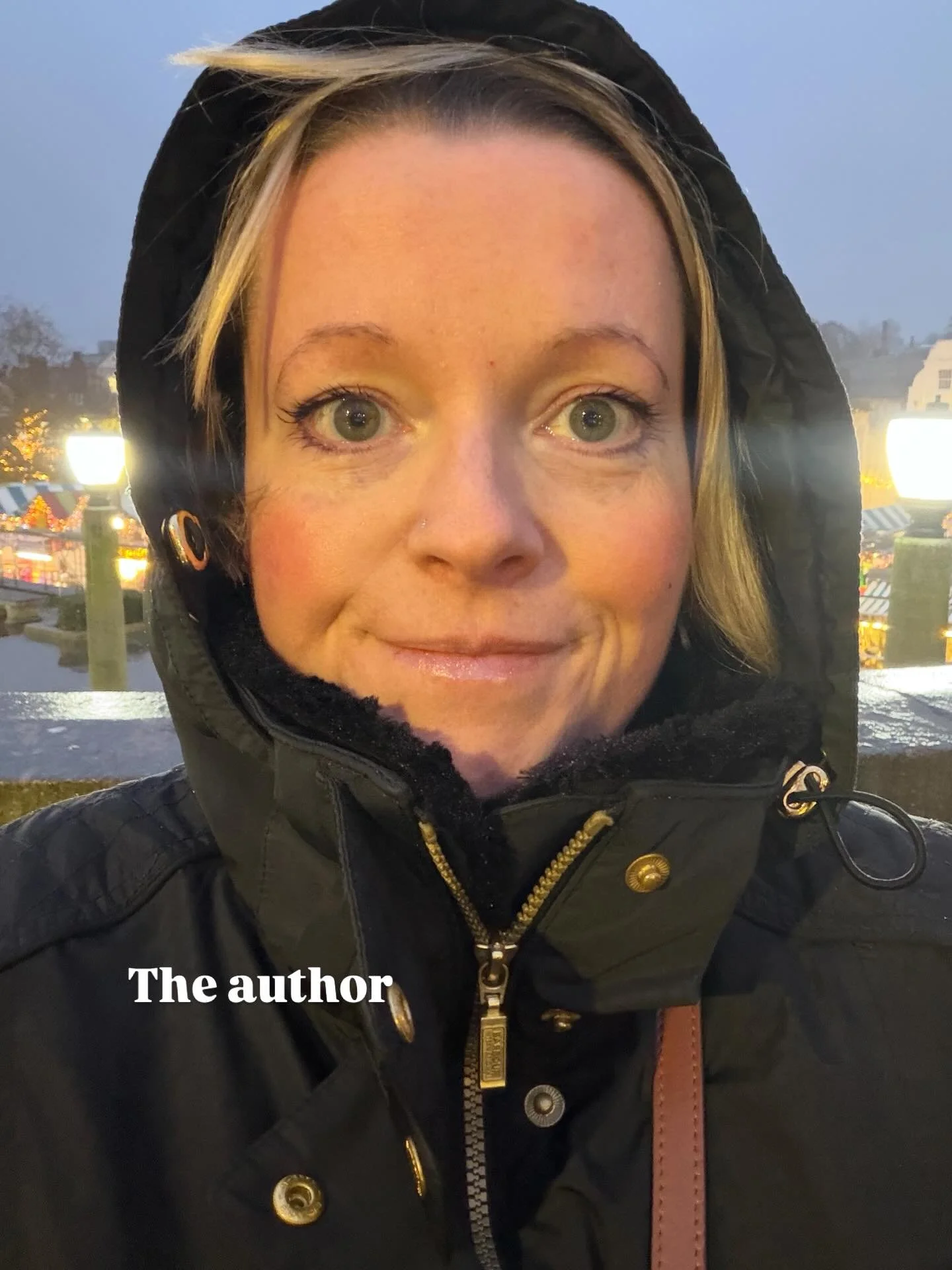 I do not have new book things to share yet! So please accept a December photo and last year&rsquo;s summer book, Georgie and Ethan and their misbehaving house. 🏡💞

(I hope I will have new book things to share soon! I am deep in edits!) 

#romancebo