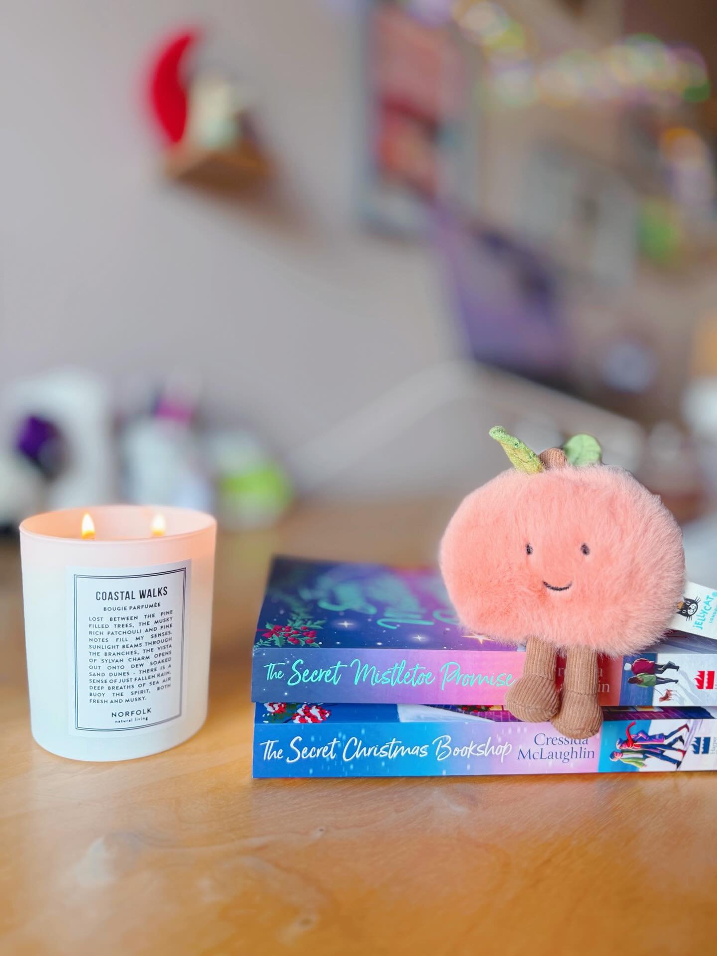 I treated myself to a couple of candles (and some 😍 other bits) from @norfolknaturalliving and I might be biased but their scents are so incredible, they fill the house! It&rsquo;s the one time I wished smellainternet was a thing. (I was going to sa