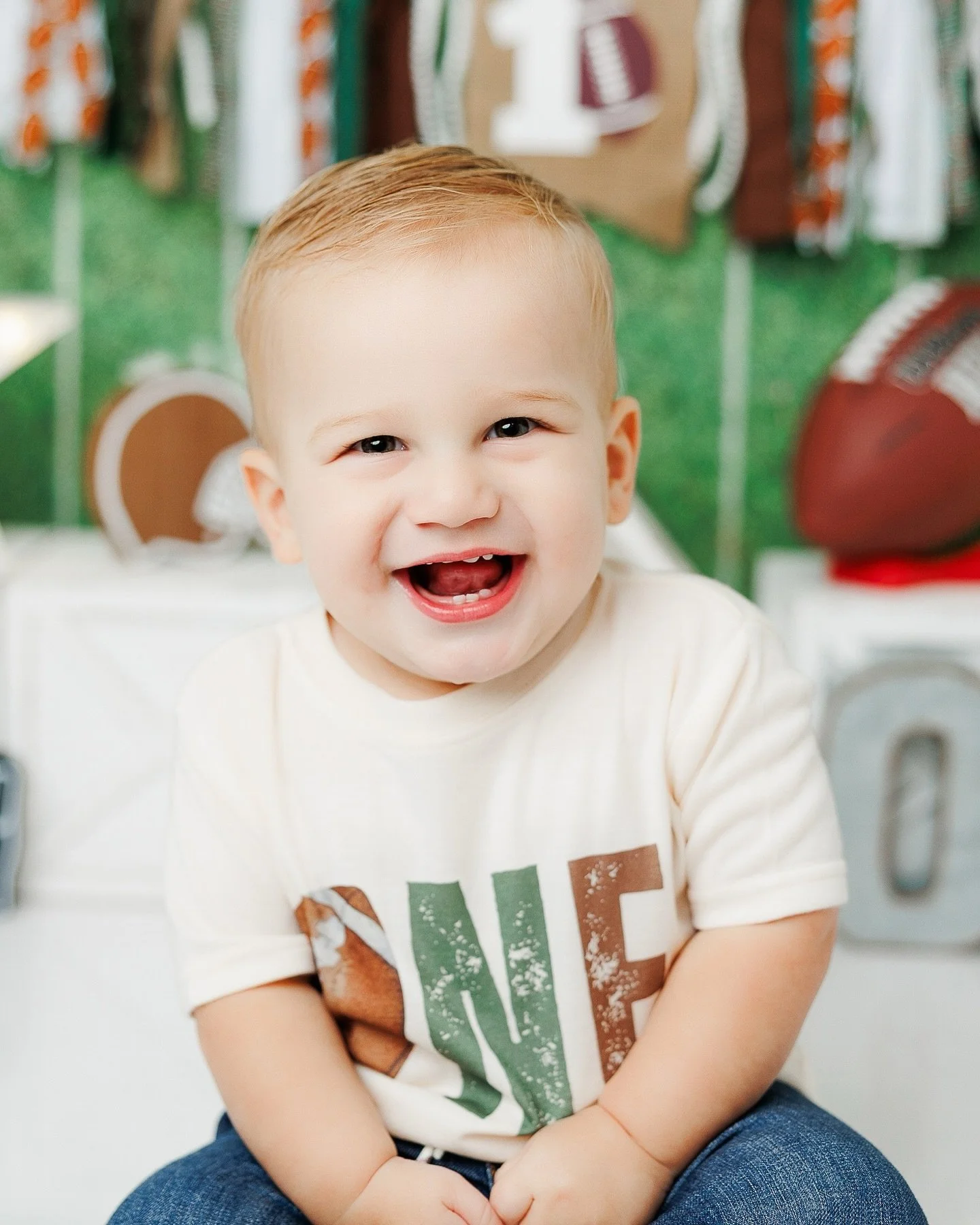 Can&rsquo;t think of a better costume for this guy than the football star he&rsquo;s ready to become! 🏈

@kyrapoplaski someone&rsquo;s following in Dad&rsquo;s footsteps!

#cakesmash #happyhalloween #richmondva