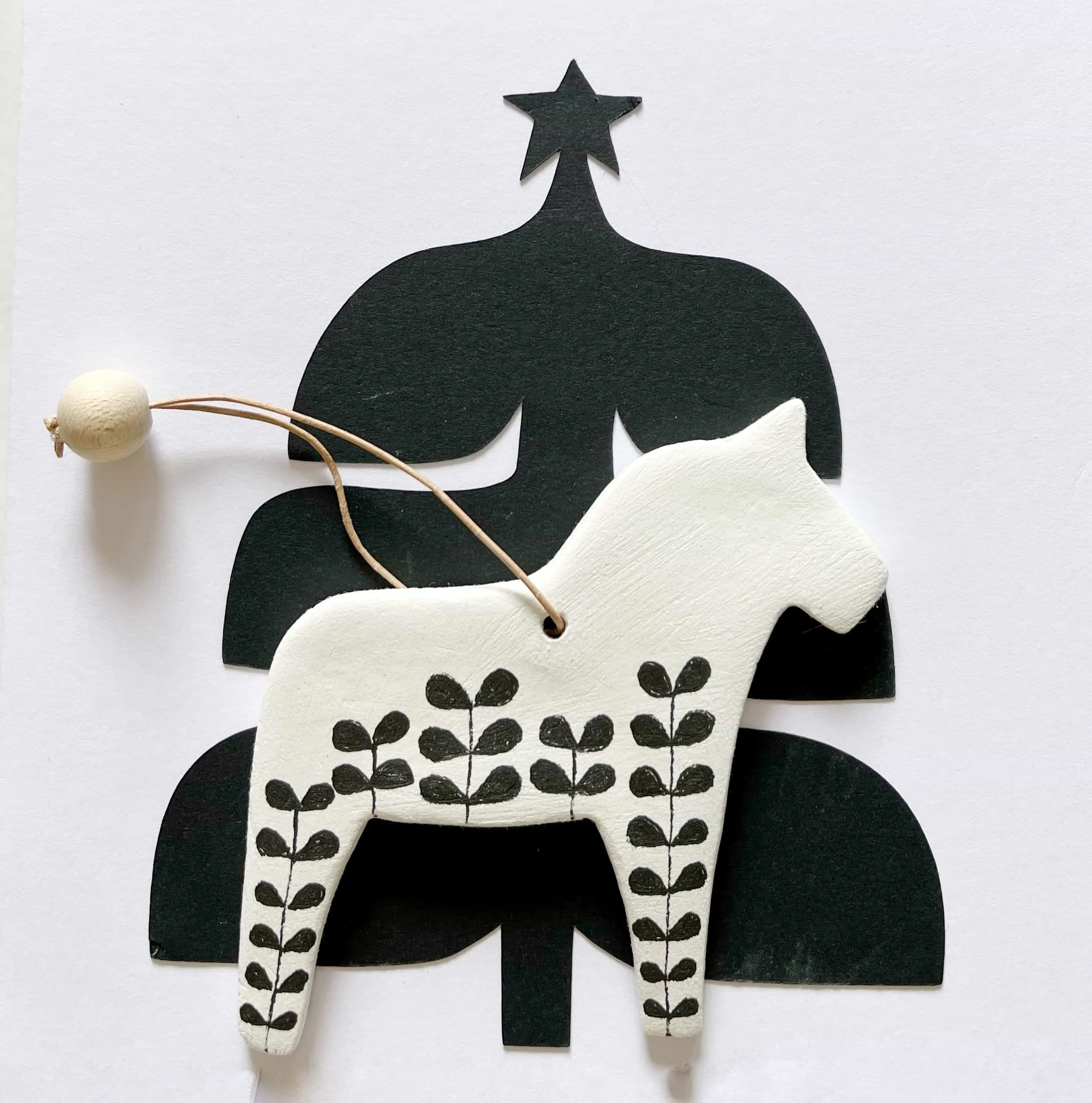 norse-horse-decor-handmade-scandi-dala-horse-stem_1.jpg