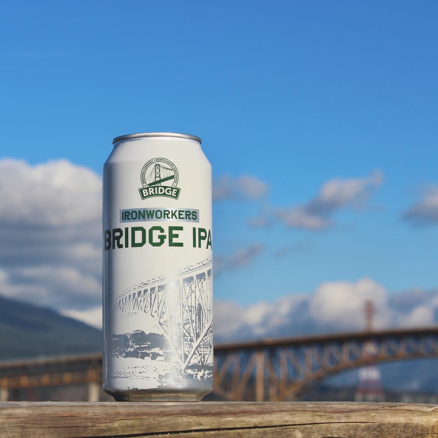 Big, bold, and juicy, our Ironworkers IPA is full of flavour thanks to Sabro and Mosaic hops. This balanced brew is the perfect daily driver for your taste buds! Available at the brewery, @lonsdalebridgedeck, and select liquor stores in BC. 💃🏻🕺🏽