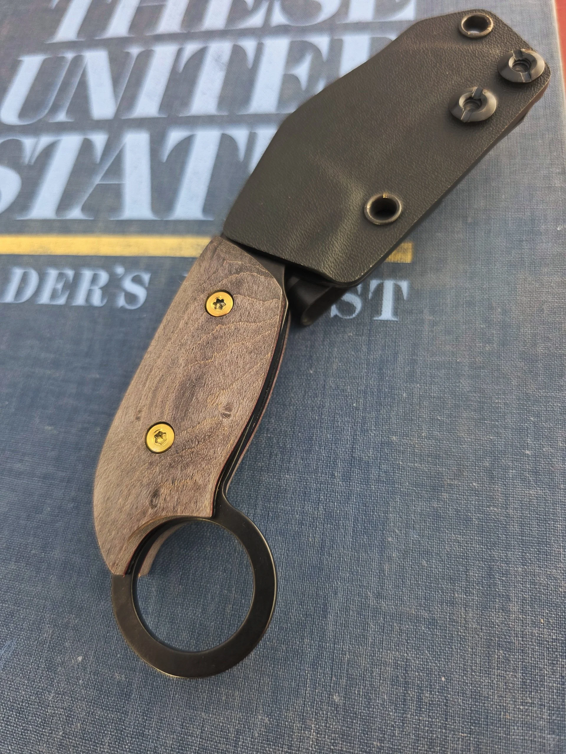 Semi Custom Karambit DLC