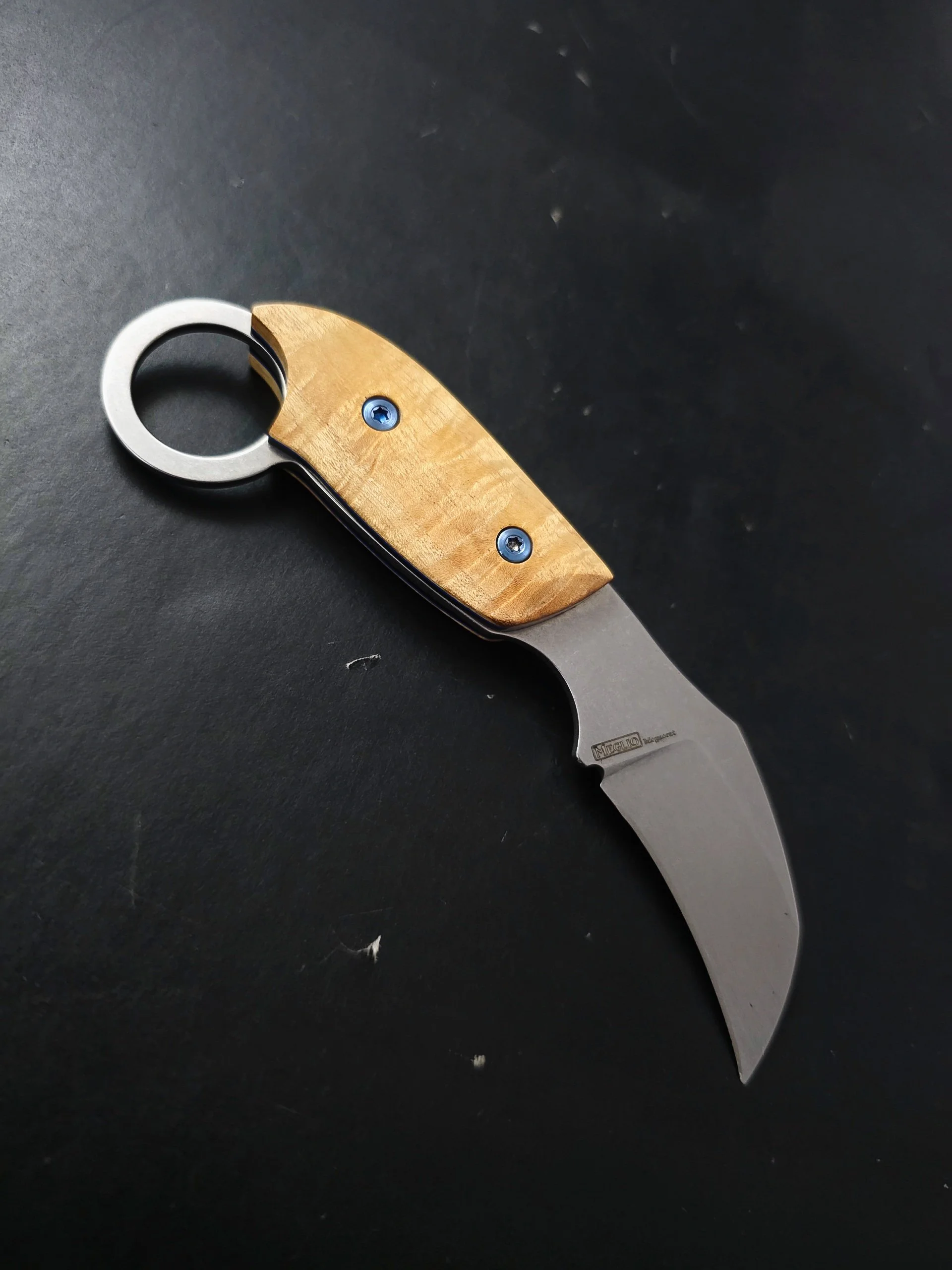 Semi Custom Karambit Satin Primavera