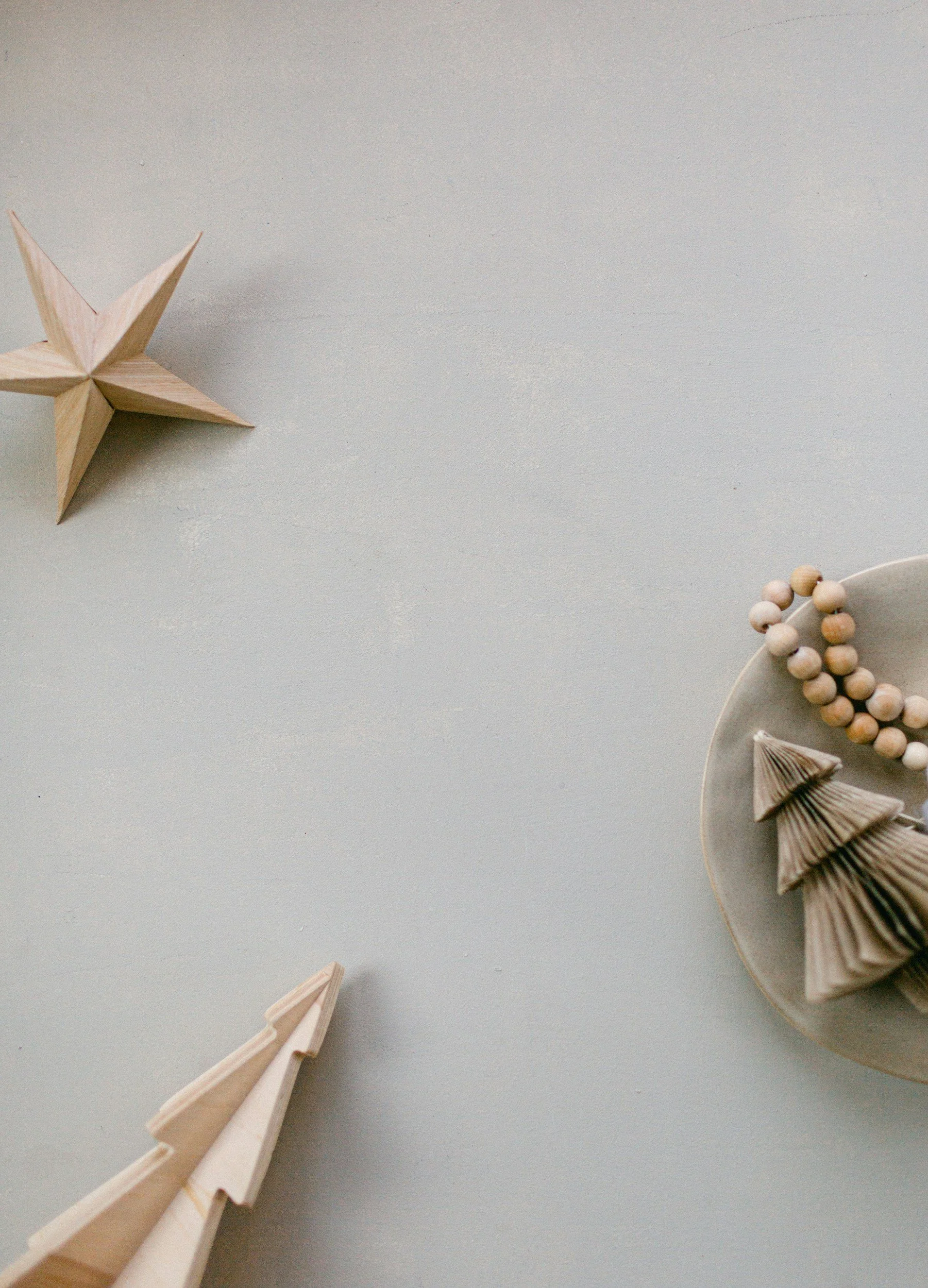 Managing Holiday Stress: A Therapist's Guide for Anxious Moms and Couples in Los Angeles