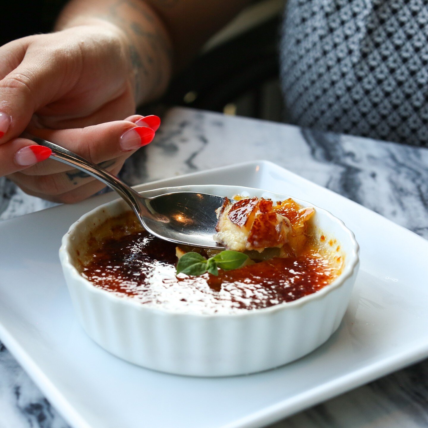 It's a long weekend, start it off right with our creme br&ucirc;l&eacute;e. Crafted with garden basil and caramelized honey. 🍯