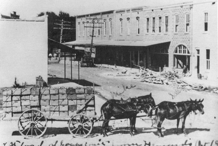 "First load of grapefruit on the way to the Brooksville Citrus Growers Association plant, Oct. 1911. Grapefruit grown by W. P. Tucker." Hernando County - Our Story by Alfred A. McKethan.