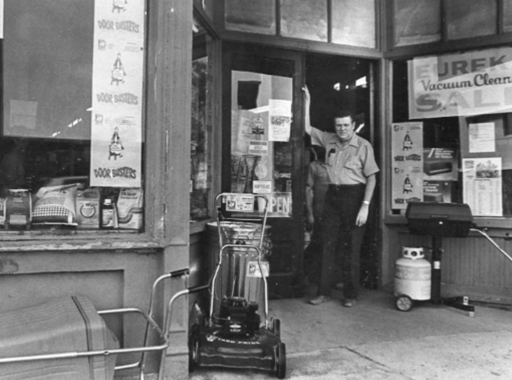 Joe Weeks in front of Weeks Hardware in 1971