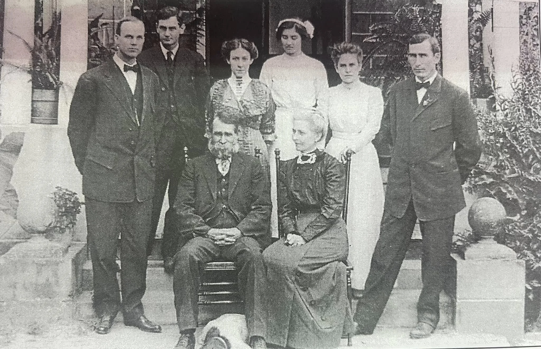 JA Jennings in 1913 with his family in front of their home at 315 S Brooksville Ave