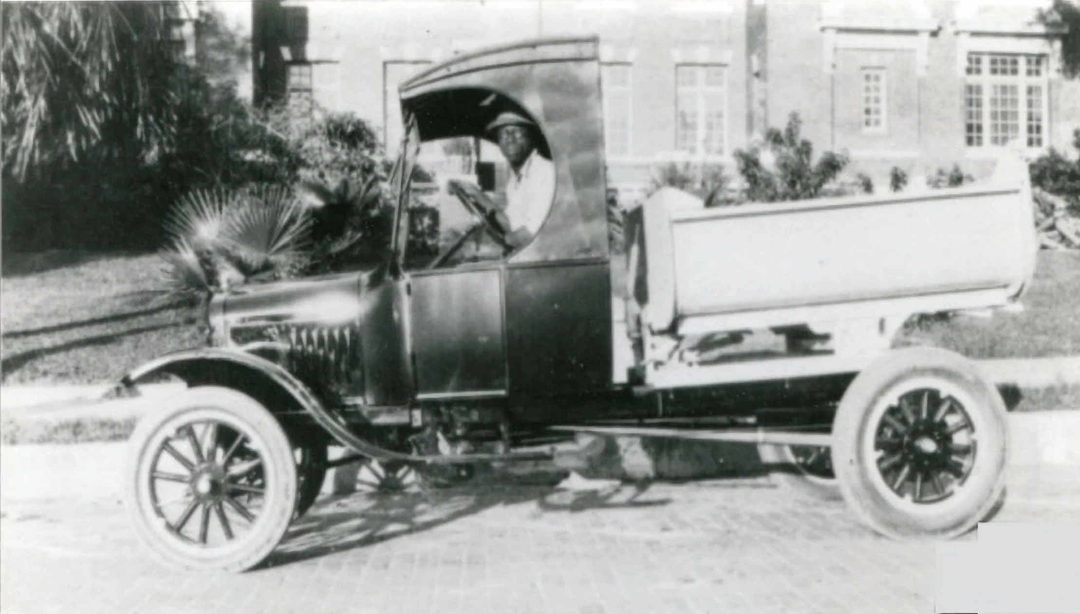 1922
