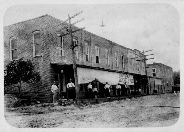 The Building to the Right is the Hernando State Bank (Now Truist)