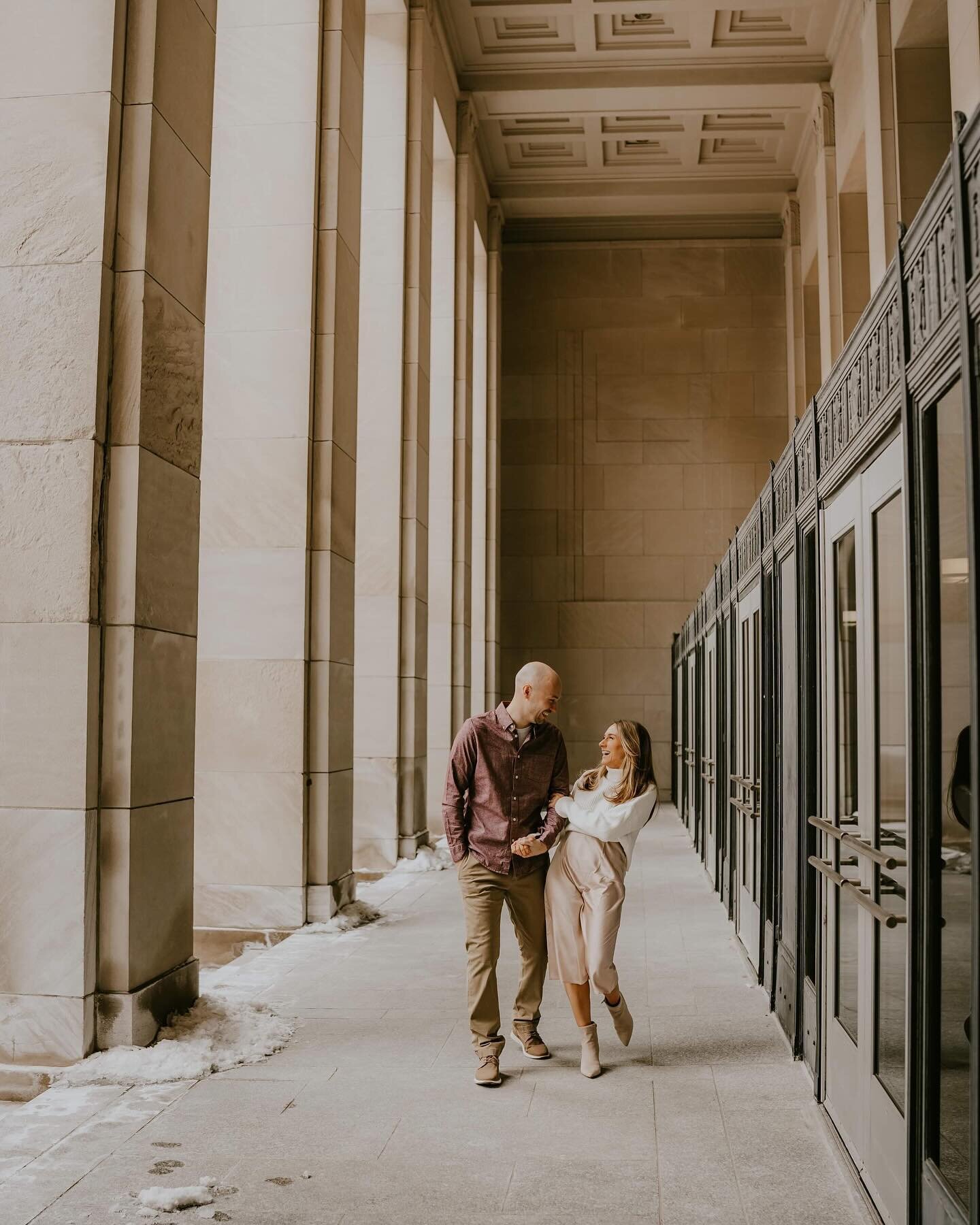 Wintery dowtown engagement sessions might have my heart. 🤍

I seriously had so much fun running around GR and fighting off the cold with Courtney and Austin 🥶 Can&rsquo;t wait for their wedding this June!
.
.
.

#michiganphotographer #michiganelope