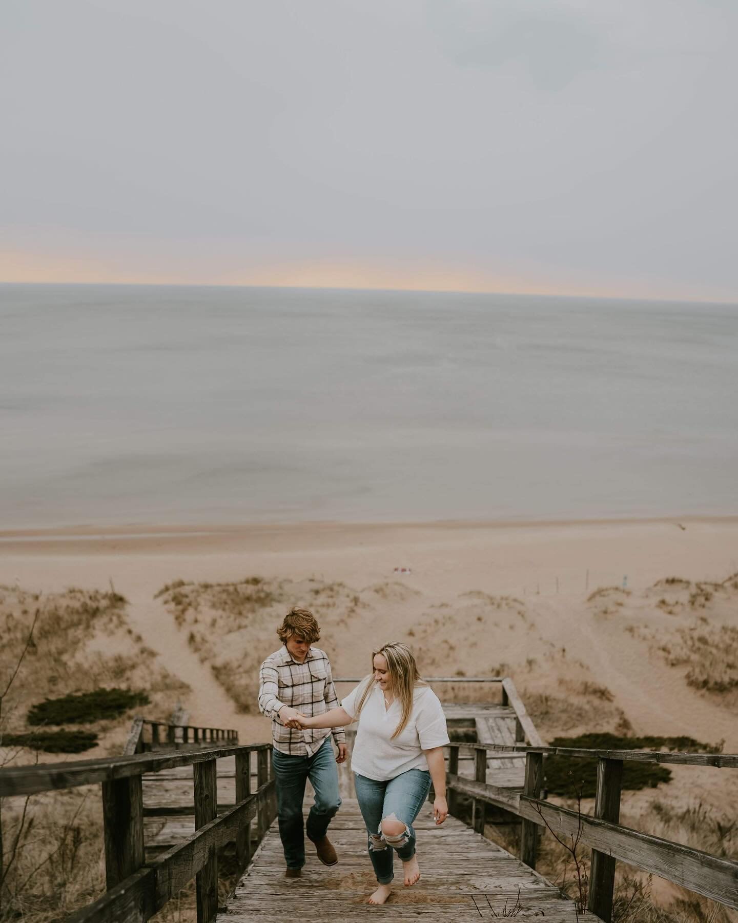 Paige and Joel braved the crazy (all over the place) April weather to run around on the beach with me. This place was so so beautiful and they absolutely crushed it. Can&rsquo;t wait for their wedding in June! 💕