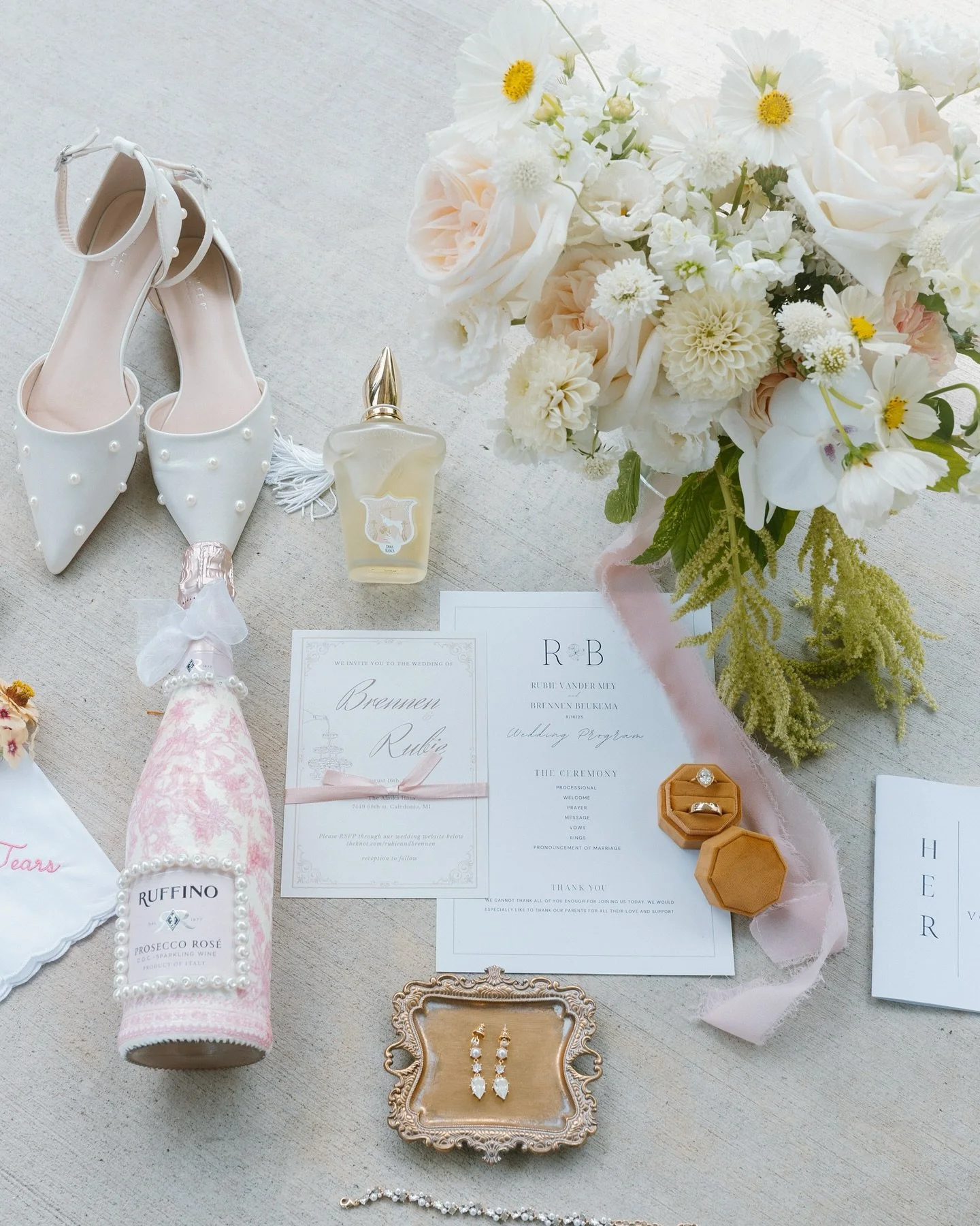 I&rsquo;m a sucker for little details 💍🌸👠