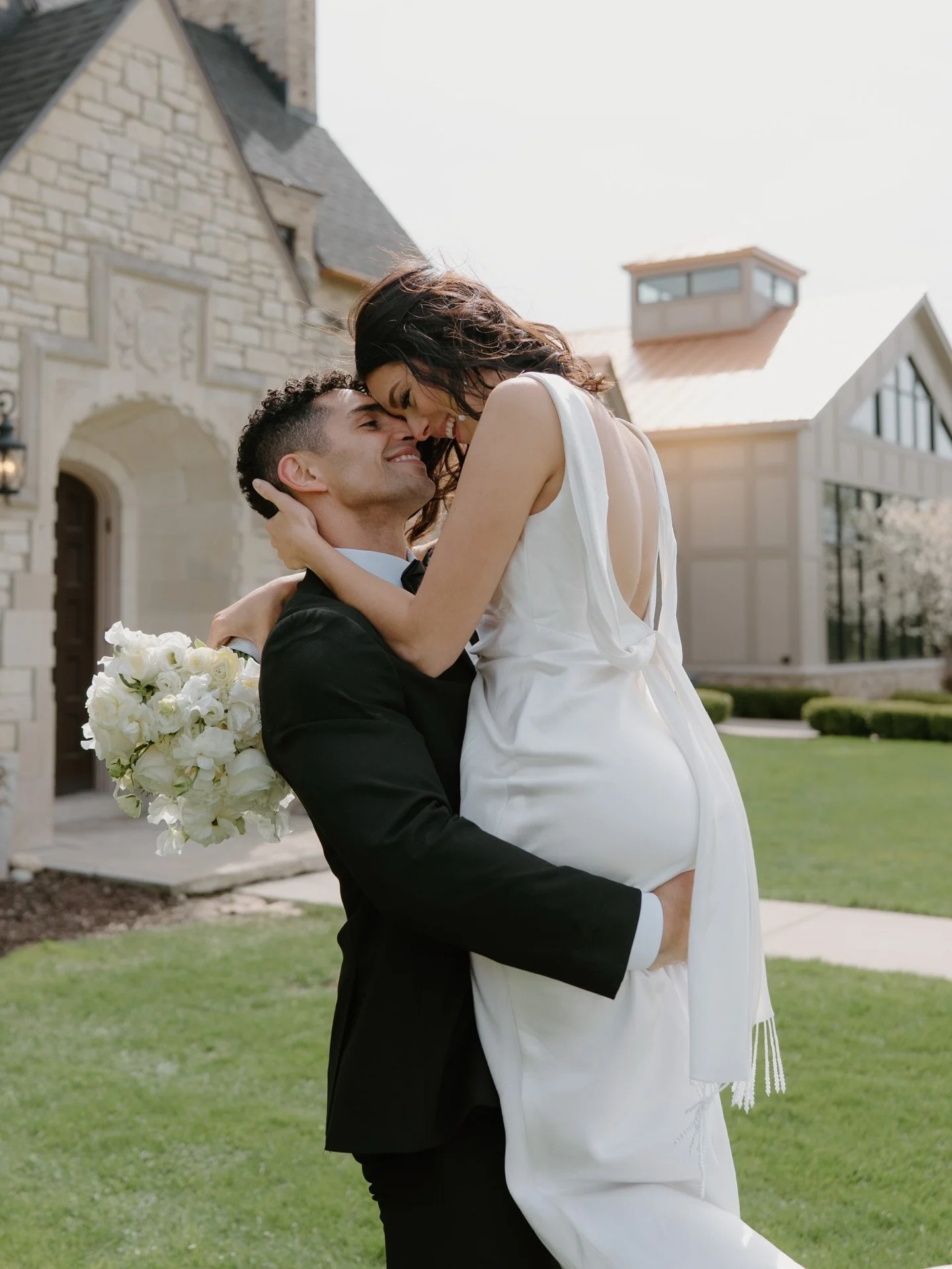 Slow season is the best time to reorganize my grid and rediscover favorite photos ☀️This was my first Michigan shoot after moving back and I had so much fun re editing these to see how things have changed! It&rsquo;s crazy how much two years can real