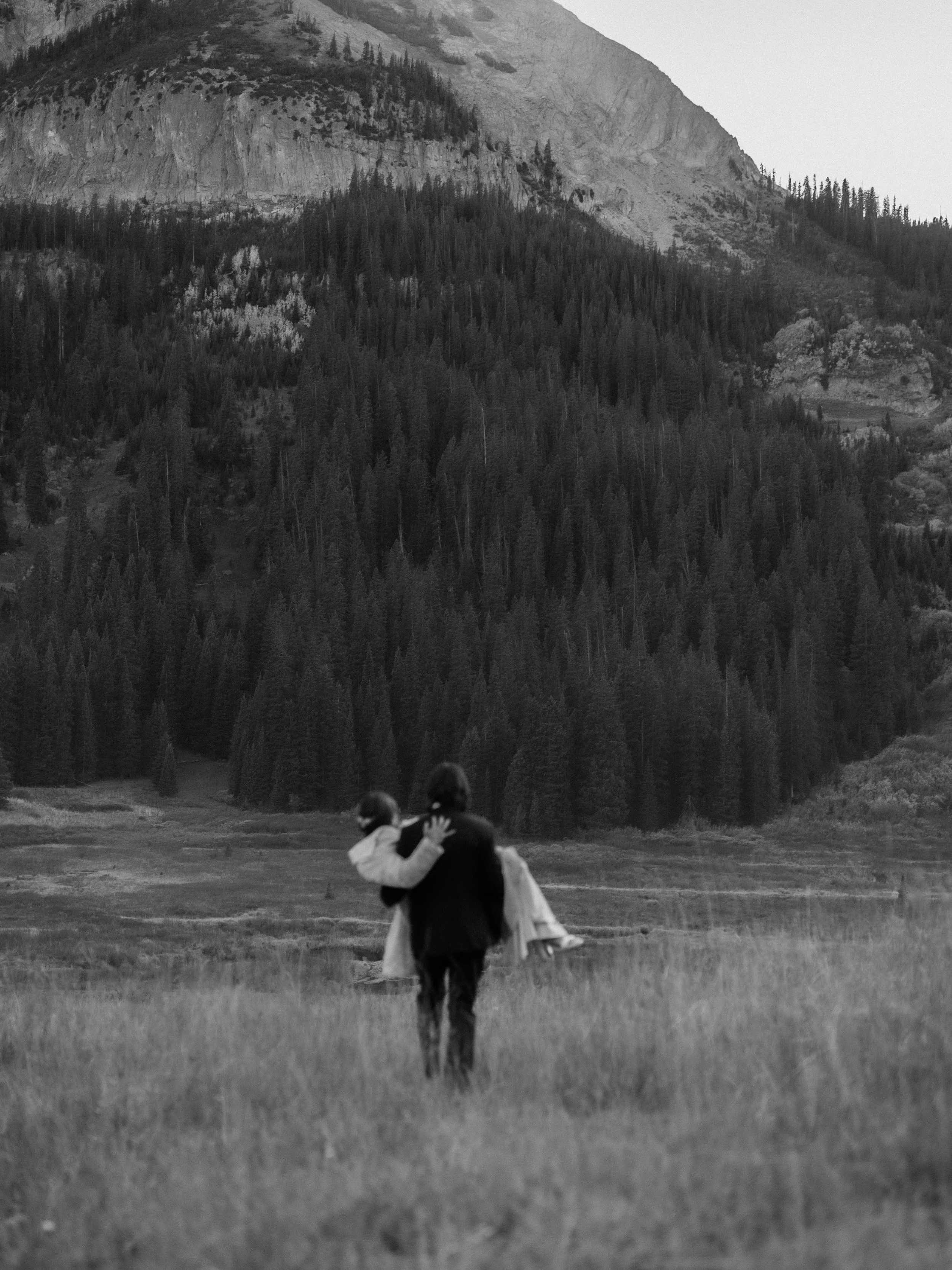 There&rsquo;s something so beautiful about feeling so small ✨

Keywords:
Michigan Wedding Photographer, Colorado Wedding Photographer, Crested Butte Wedding Photographer, Detroit Wedding Photographer, West Michigan Wedding Photographer, Elopement, In