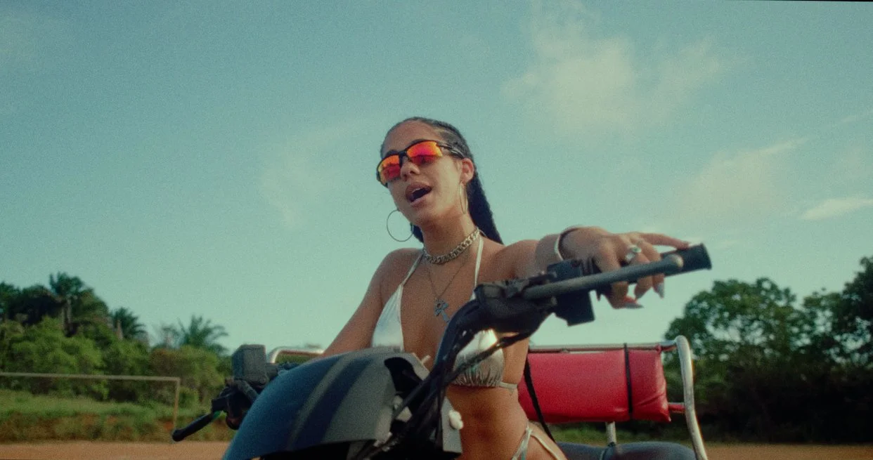 DEIXA | CECILIA SARAIVA 