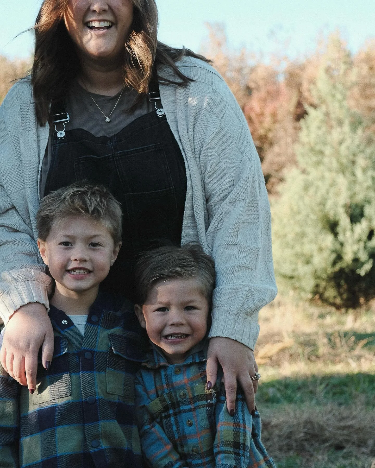 @melissaskelly and her boy band 🦕🌀🩵 (and lots of behind-the-scenes jelly beans)