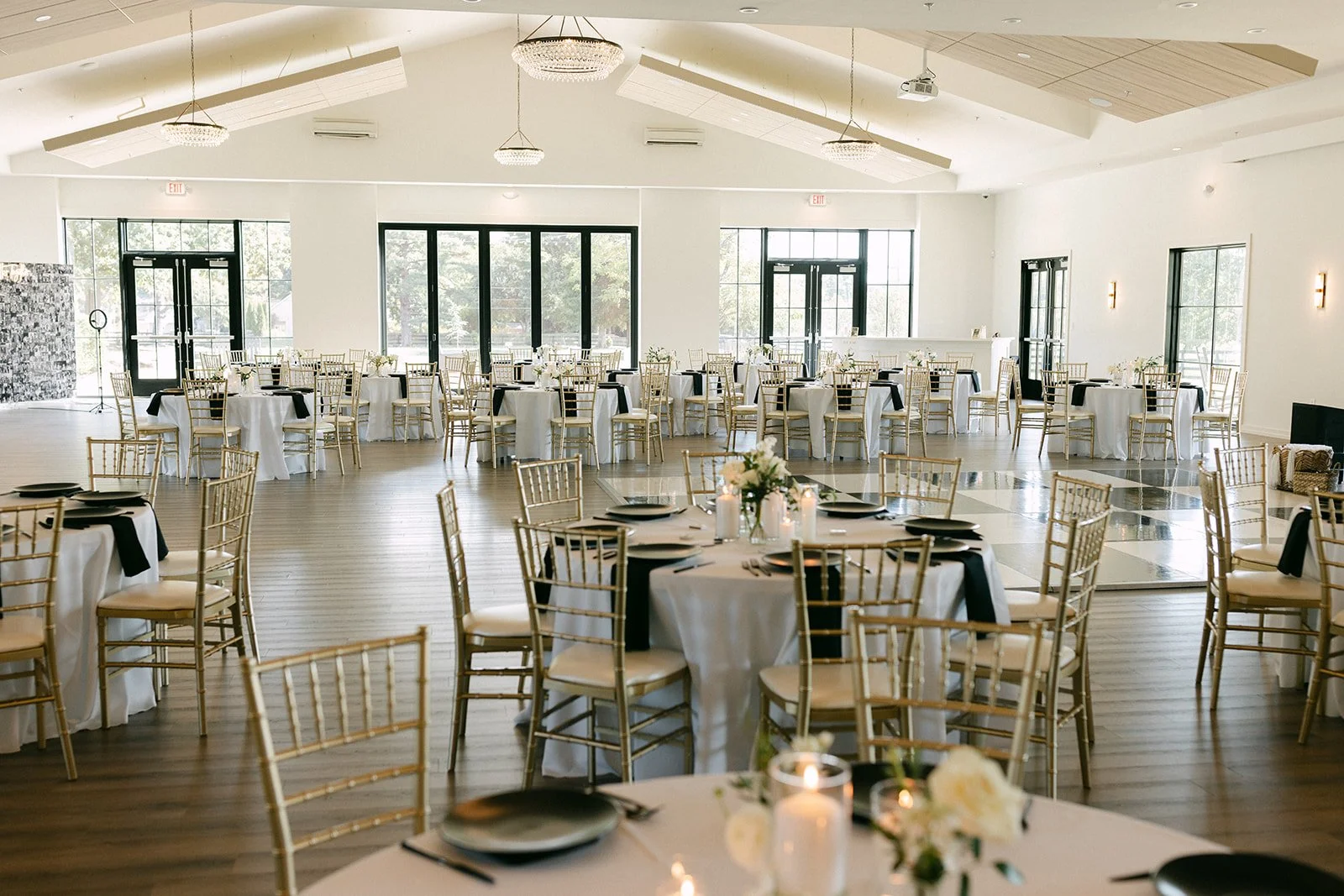 Gillian and Tyler-316 copy.jpg