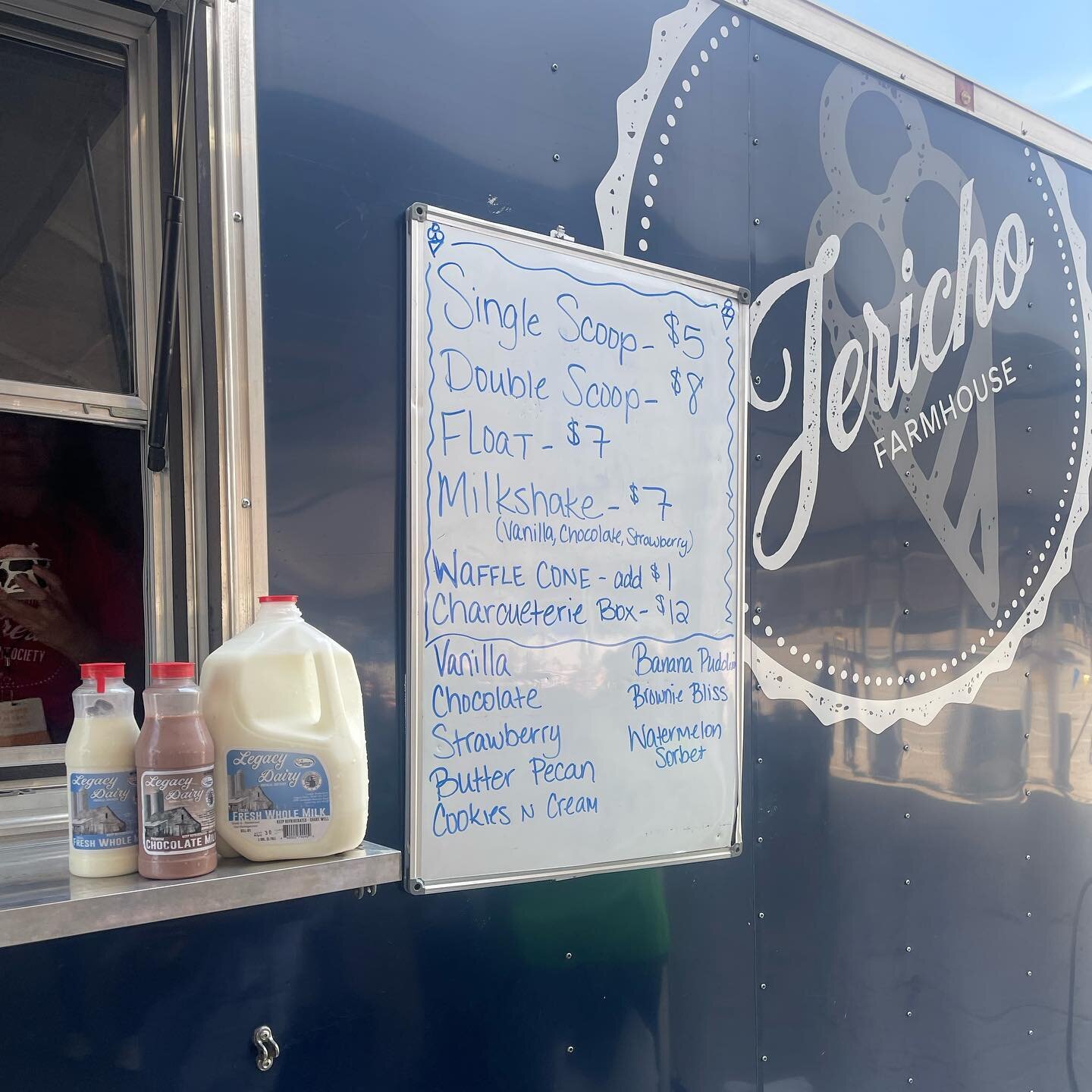 If you find yourself at the #KentuckyStateFair this week, stop by the @jerichofarmhouse trailer in the Great @kentuckyproud Cook Out Tent for some delicious dairy treats including pints of the award winning Legacy milk as well as milkshakes made with