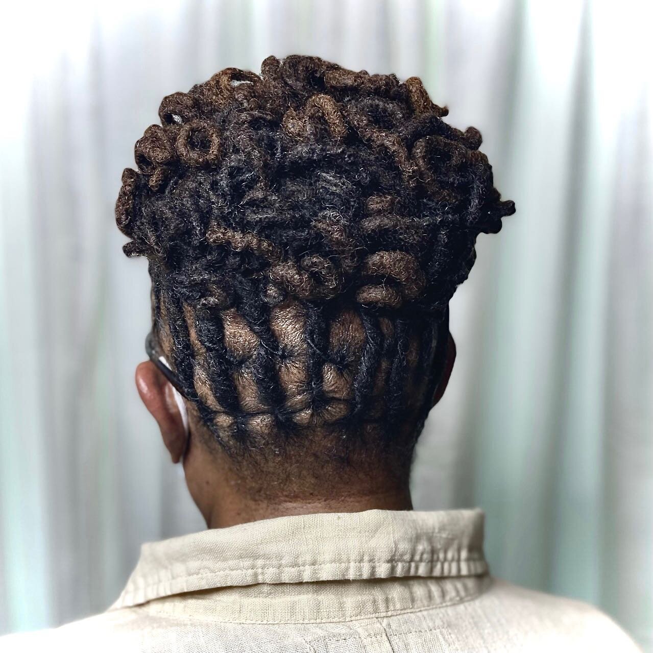 Can you tell how much I love updos in the summer? Theres nothing more comfortable in the heat and if done right, they can last you a while 💙

.
.
.
.
.
#richmondva #vahairstylist #locnation #naturalhair #luvurslf #locstyles #locupdo #loctician #loct