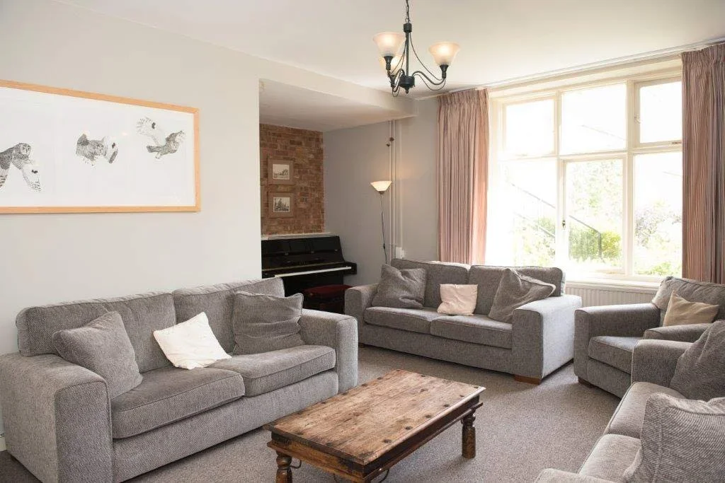 Oundle-School-Exsportise-Accommodation-Social-Areas-web.jpg.webp