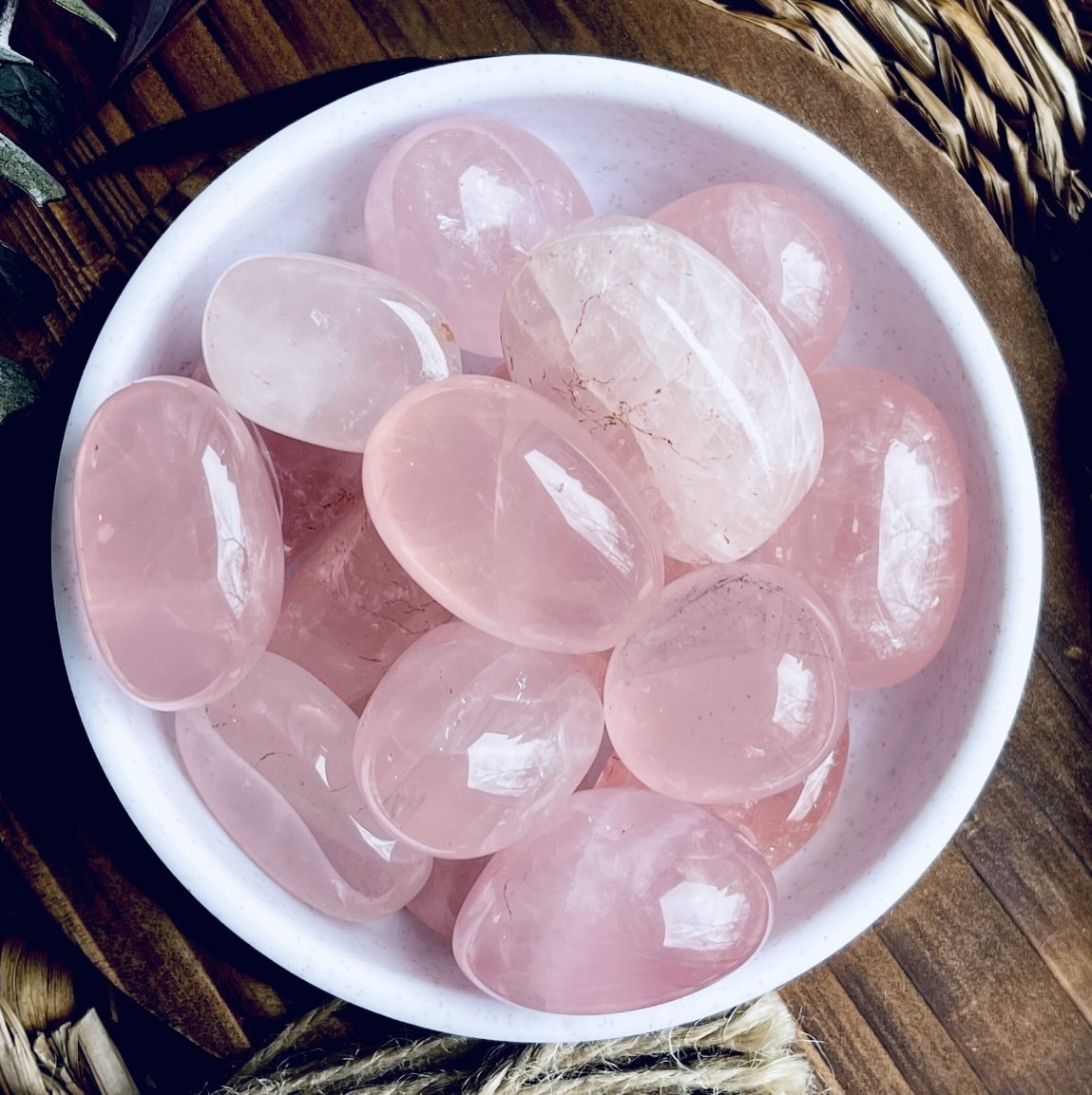 Rosequartz_crystals_soyeleen.com