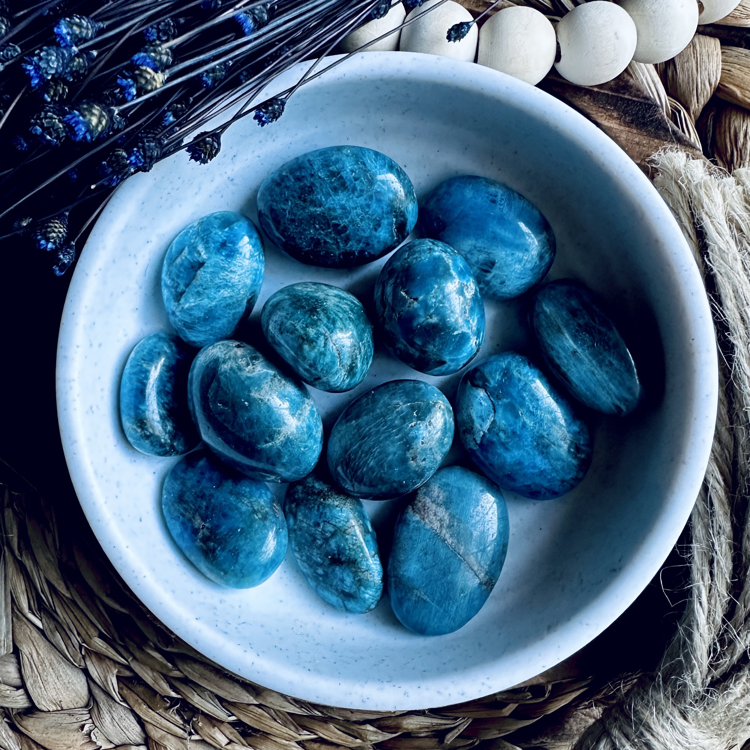 Apatite_crystaltumble_soyeleen.com