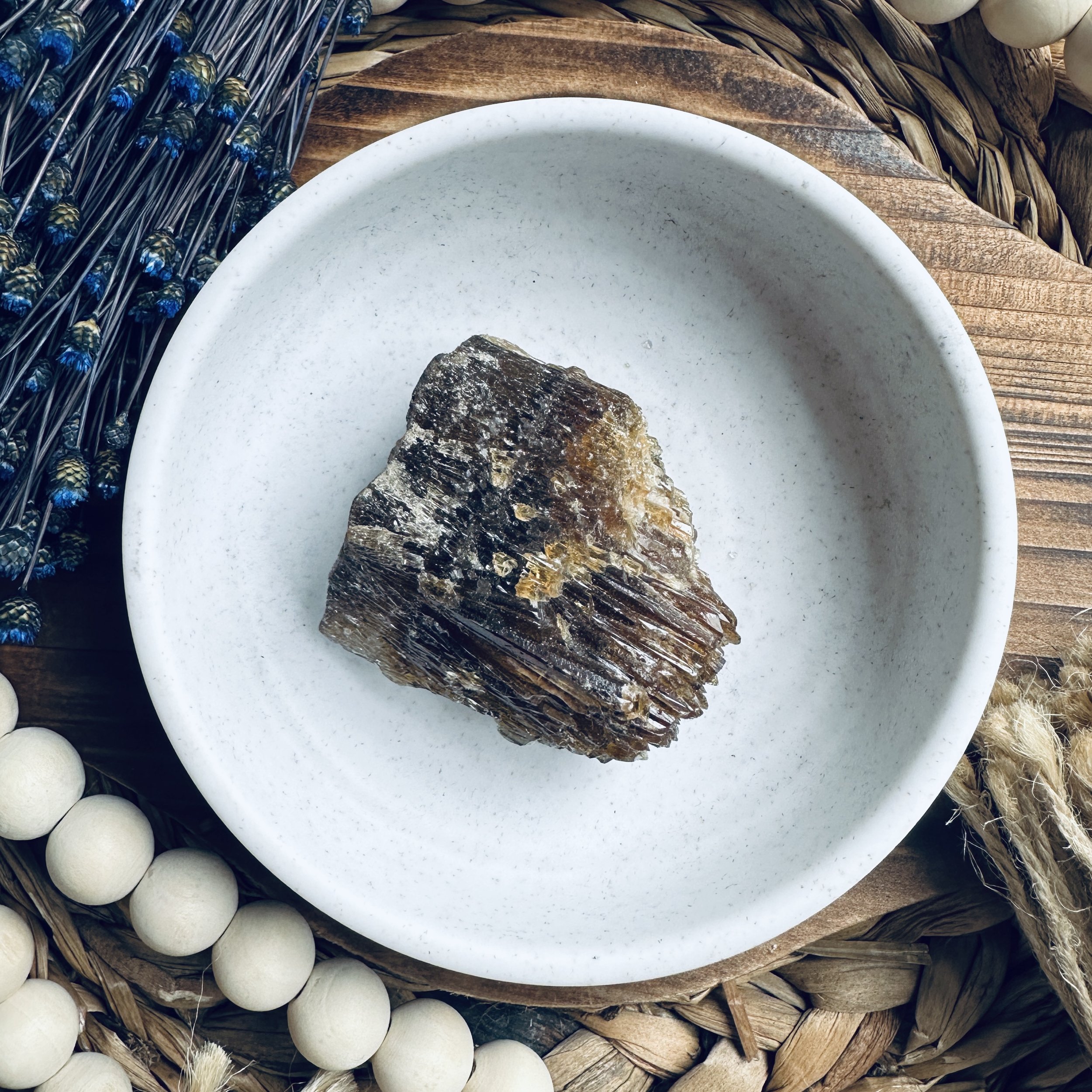 Ambercalcitespecimen_crystal_soyeleen.com