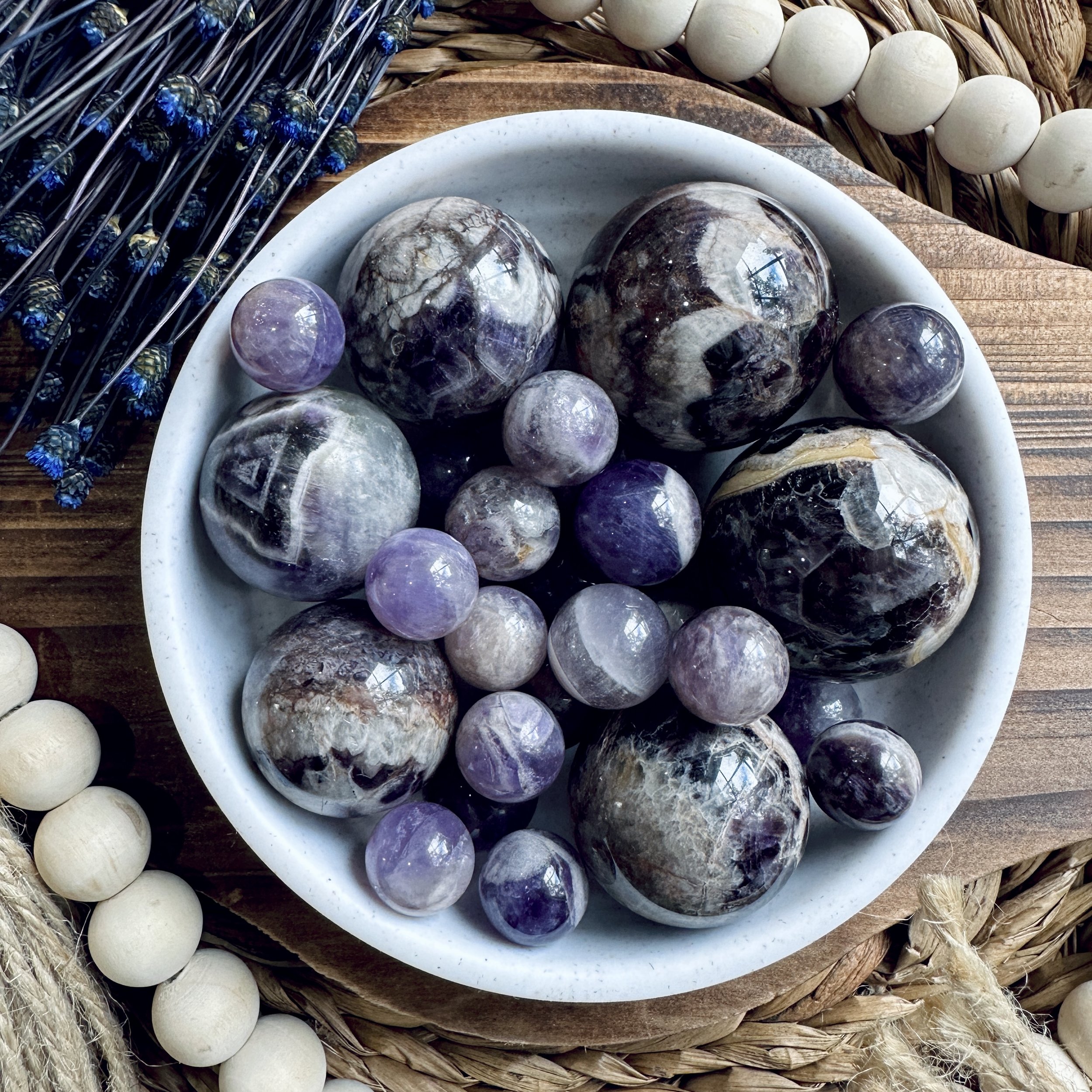 Chevronamethystspheres_crystals_soyeleen.com