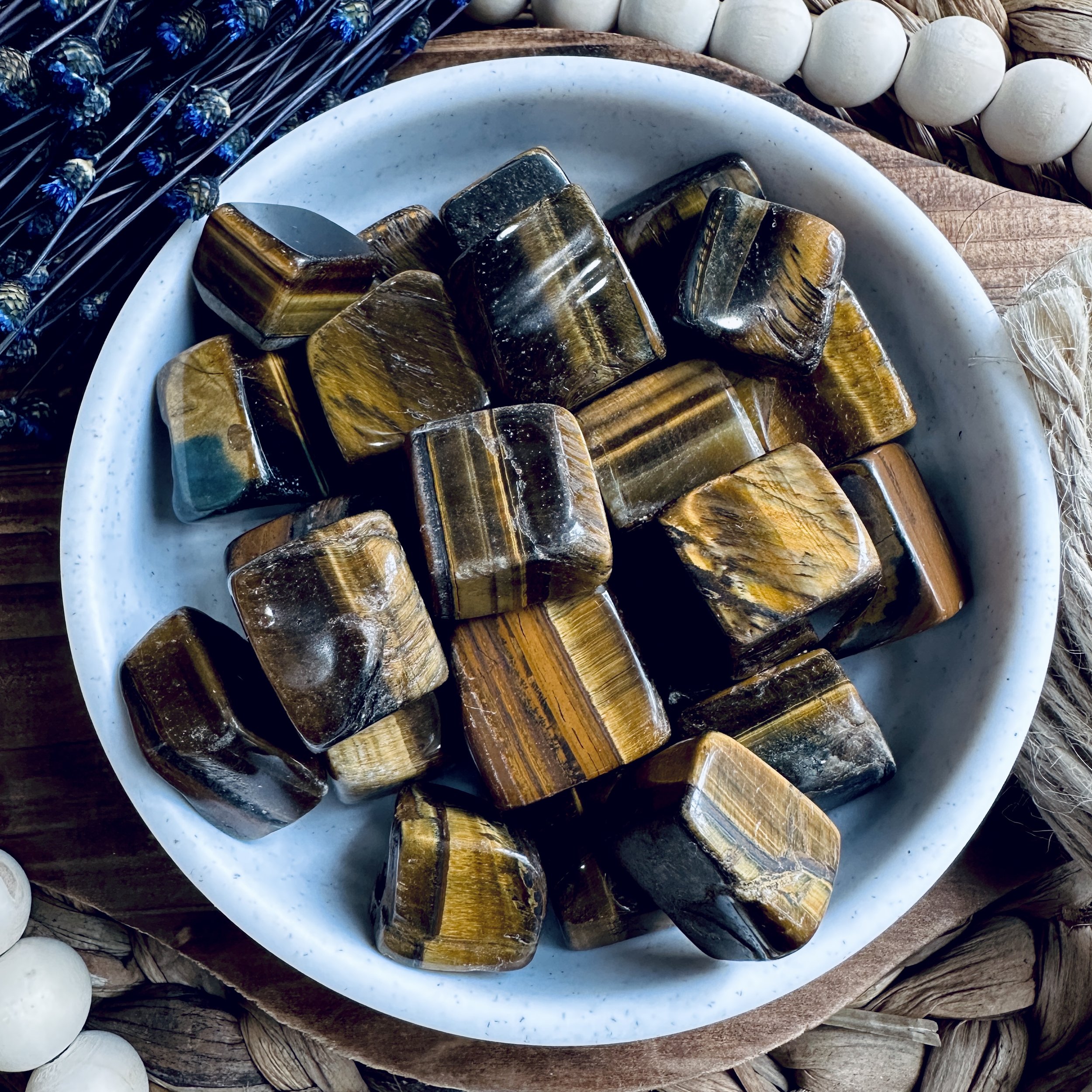 Tigerseyecube_crystals_soyeleen.com